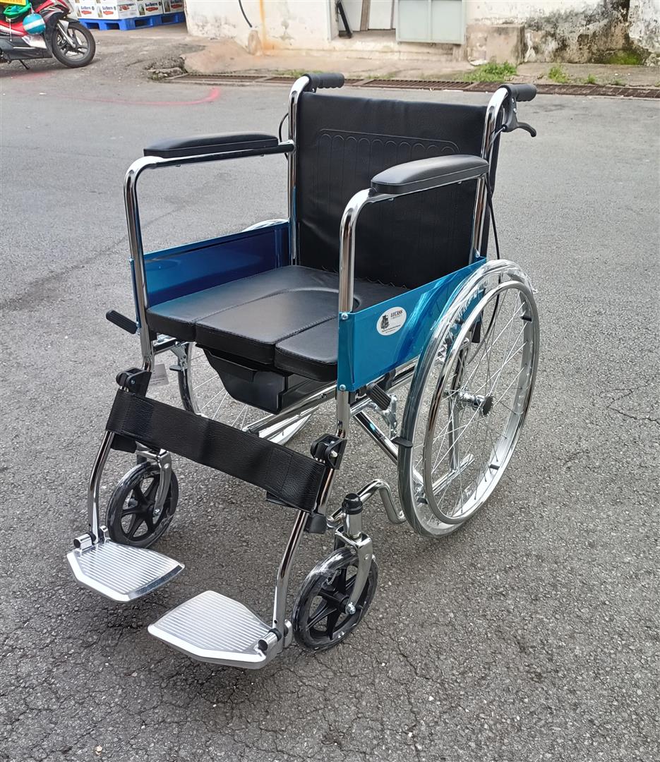 Xe Lăn Tay Có Bô Vệ Sinh, Đệm Simili, Có Thắng Lucass X-89 (X89)