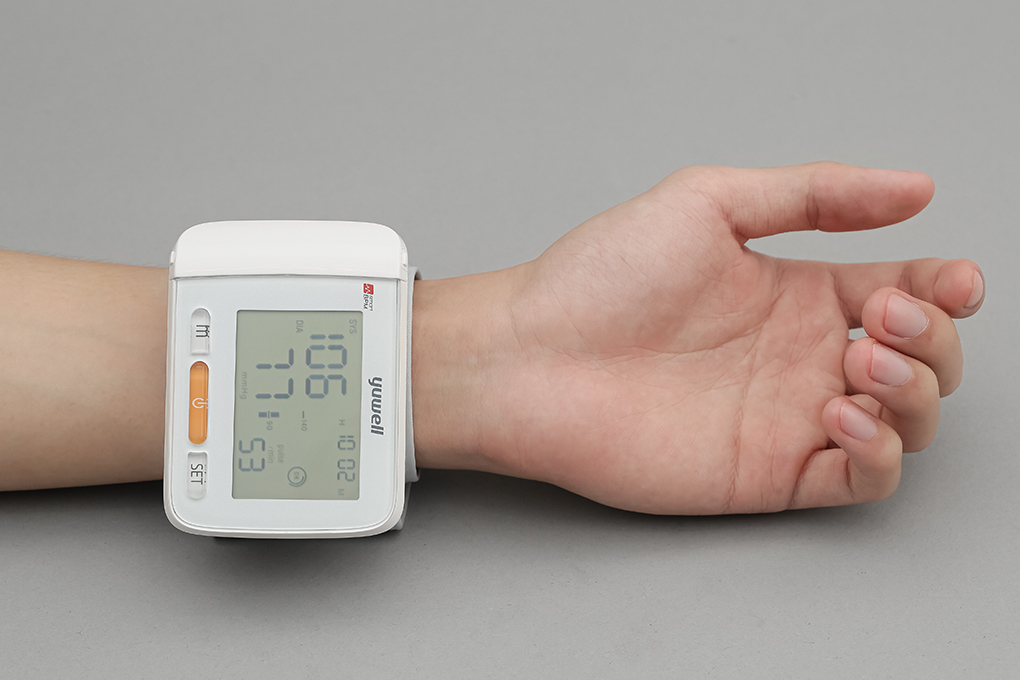 Máy Đo Huyết Áp Cổ Tay Yuwell YE-8600A (YE8600A)