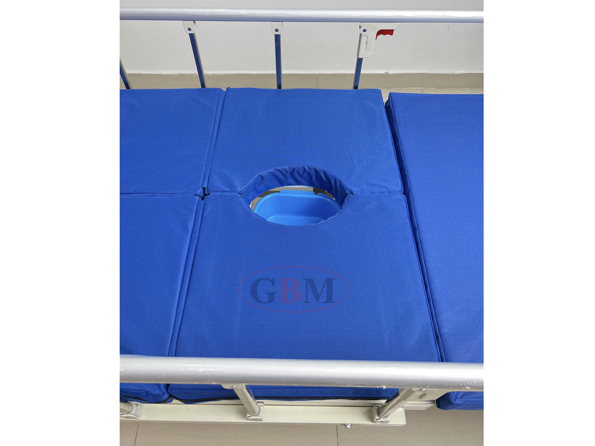 Giường Y Tế 5 Tay Quay, Có Bô Vệ Sinh GBM-092