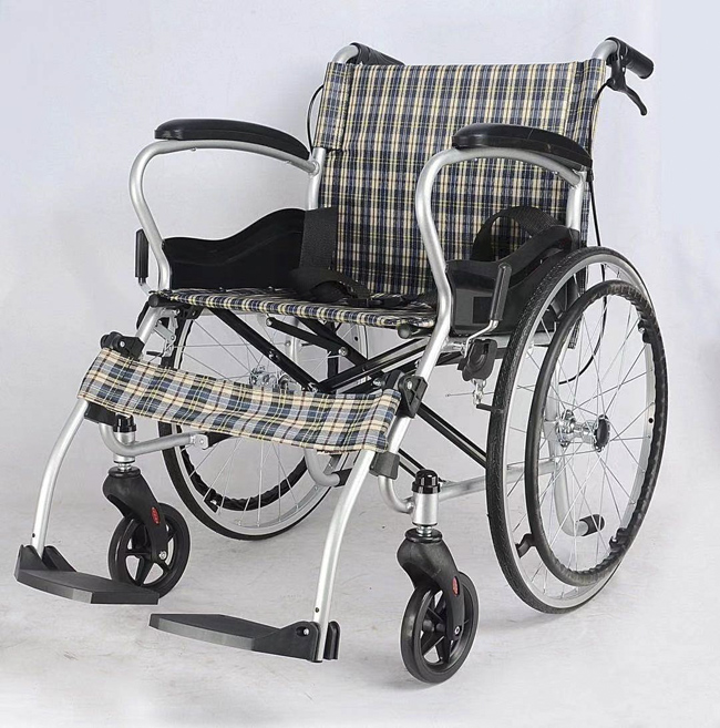 Xe Lăn Tay Khung Hợp Kim Nhôm Lucass X-16LJ (X16LJ)