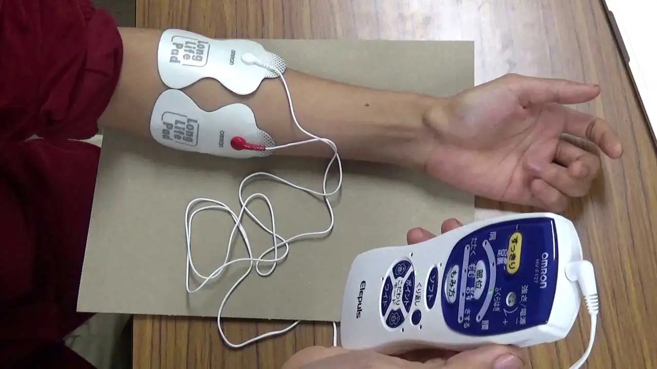 Máy Massage Xung Điện Omron HV-F127