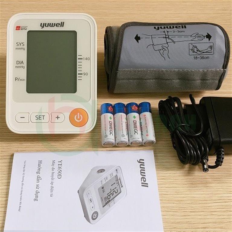 Máy Đo Huyết Áp Bắp Tay Yuwell YE-650D (YE650D)