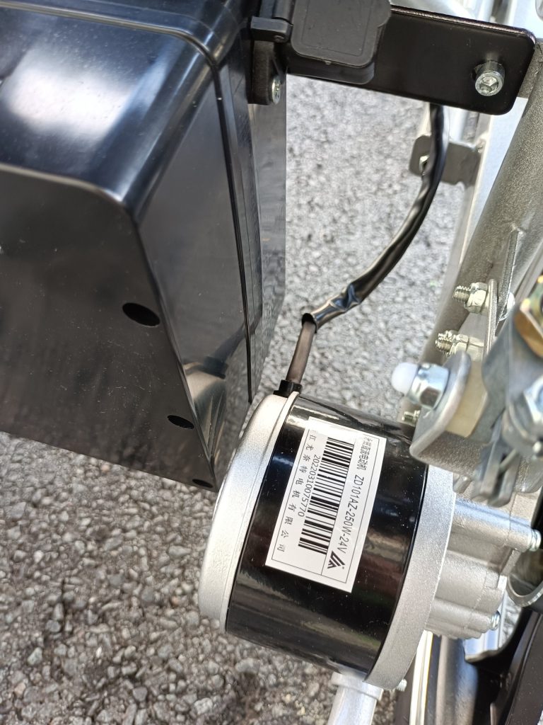 Xe Lăn Điện Có Thể Ngã Nằm Lucass XE-110LA