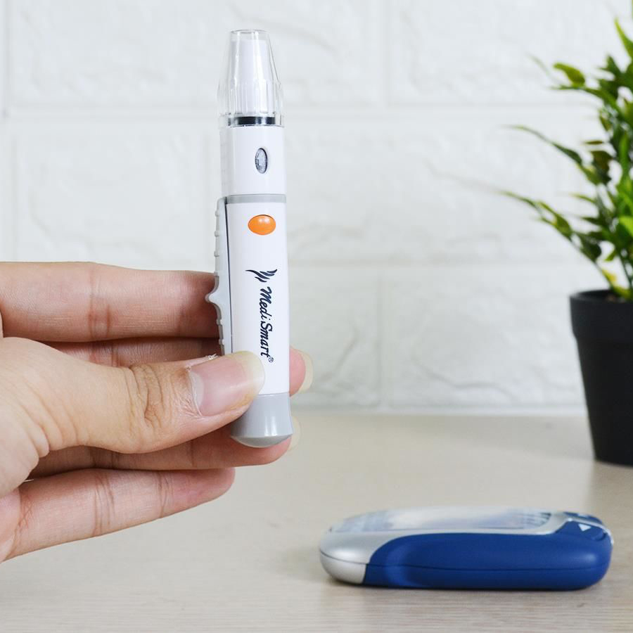 [TẶNG QUE, KIM, CỒN] Máy Đo Đường Huyết MediSmart Sapphire (MG) (+ 35 Que, Kim, Cồn)