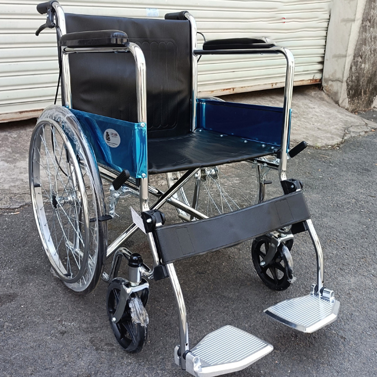 Xe Lăn Tay Có Thắng, Gác Chân Xếp Gọn Lucass X-91 (X91) Vải Simili