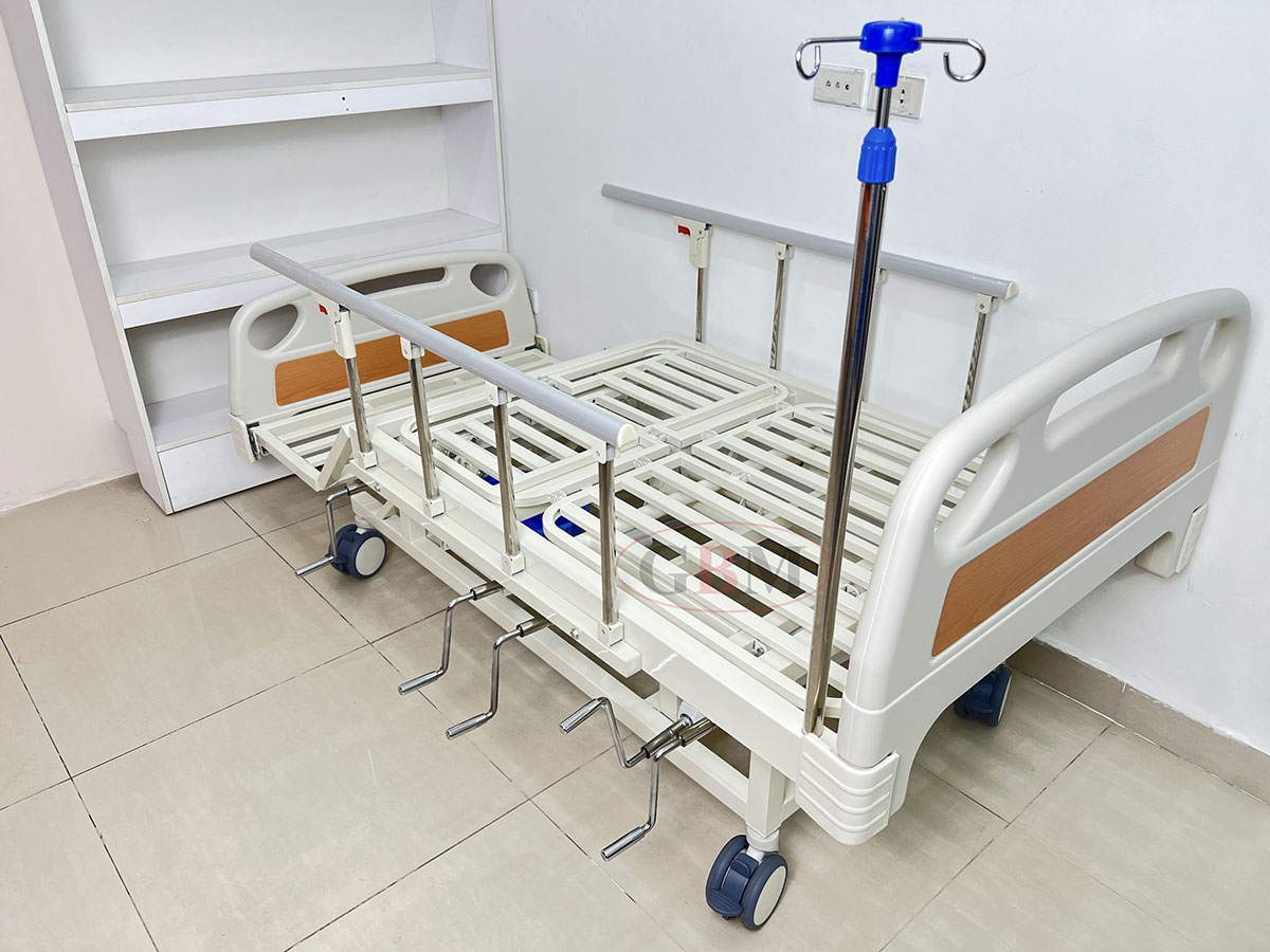 Giường Y Tế 5 Tay Quay, Có Bô Vệ Sinh GBM-092