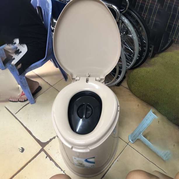 Bô Vệ Sinh, Bồn Cầu Nhựa Di Động Sugali