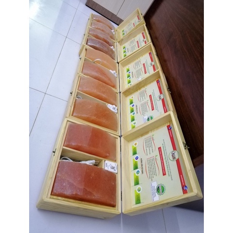 Hộp Đá Muối Hymalaya Massage Chân QAISAR (Tặng Muối Tắm Và 2 Bóng Đèn Thay Thế)