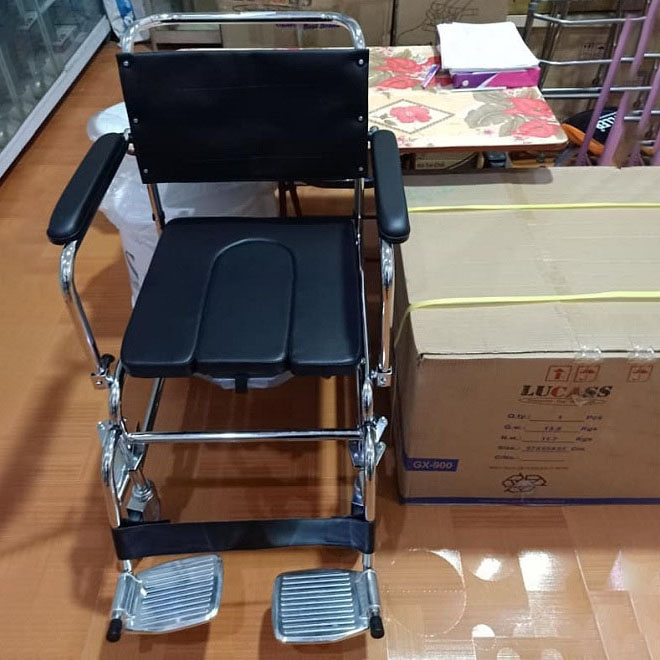 Ghế Bô Vệ Sinh Có Bánh Xe, Đệm Simili, Có Gác Chân, Bô Vuông Lucass GX-900 (GX900)