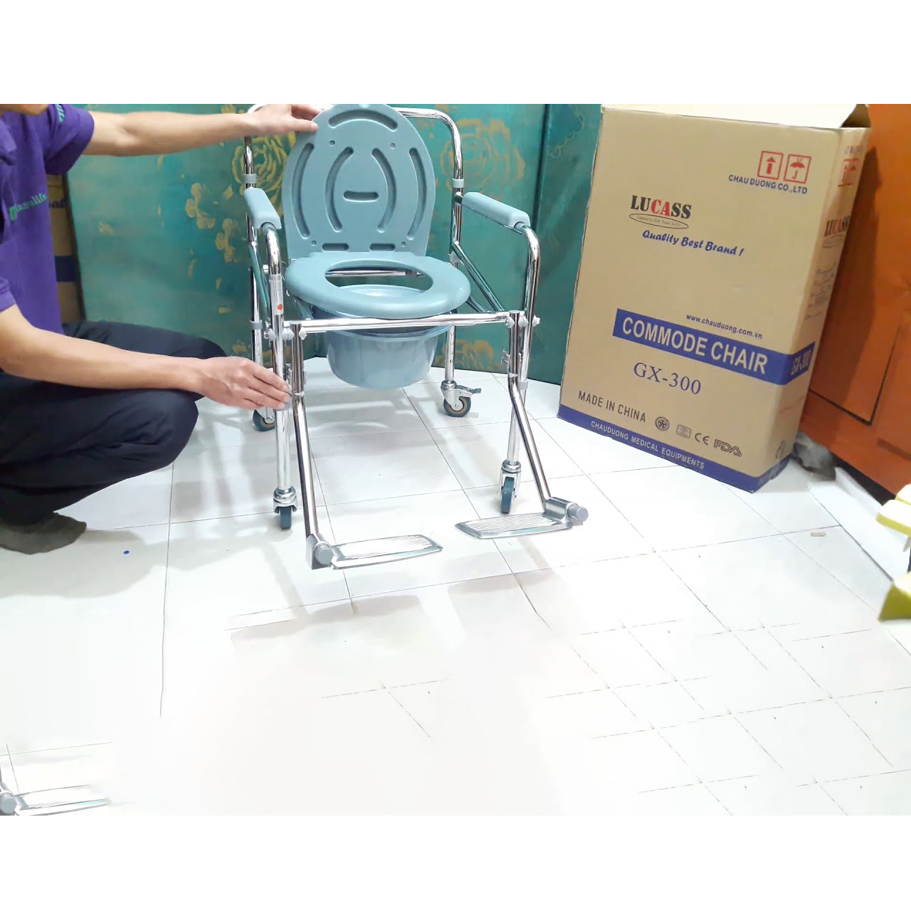 Ghế Bô Vệ Sinh Có Bánh Xe, Bô Tròn, Có Gác Chân Lucass GX-300 (GX300)