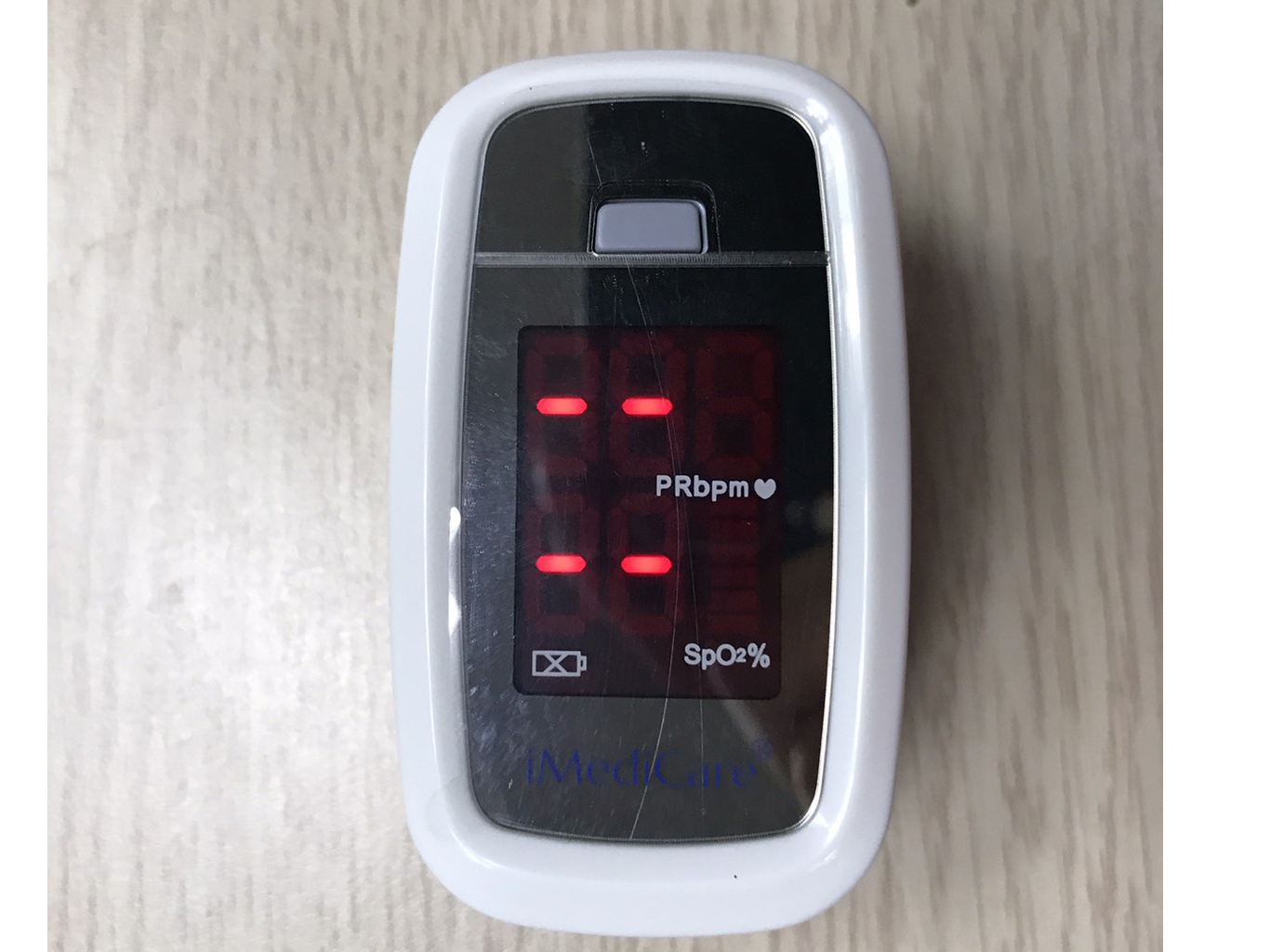 Máy Đo Nồng Độ Oxy SPO2 Và Nhịp Tim iMediCare iOM-A3