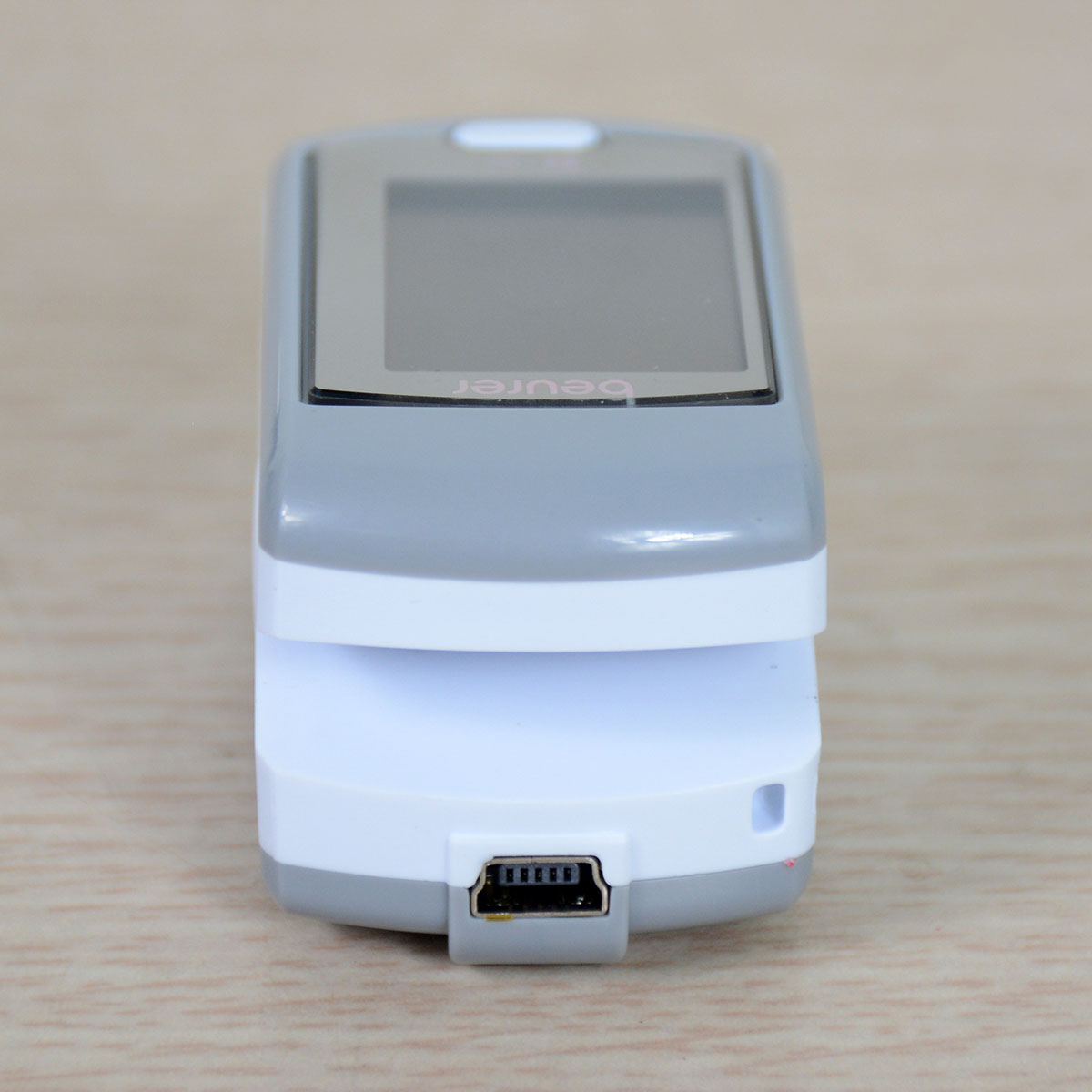 Máy Đo Nồng Độ Oxy SPO2 Và Nhịp Tim Beurer PO80 (PO-80)