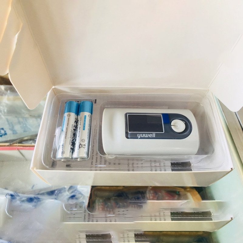 Máy Đo Nồng Độ Oxy SPO2 Và Nhịp Tim Yuwell YX301 (YX-301)