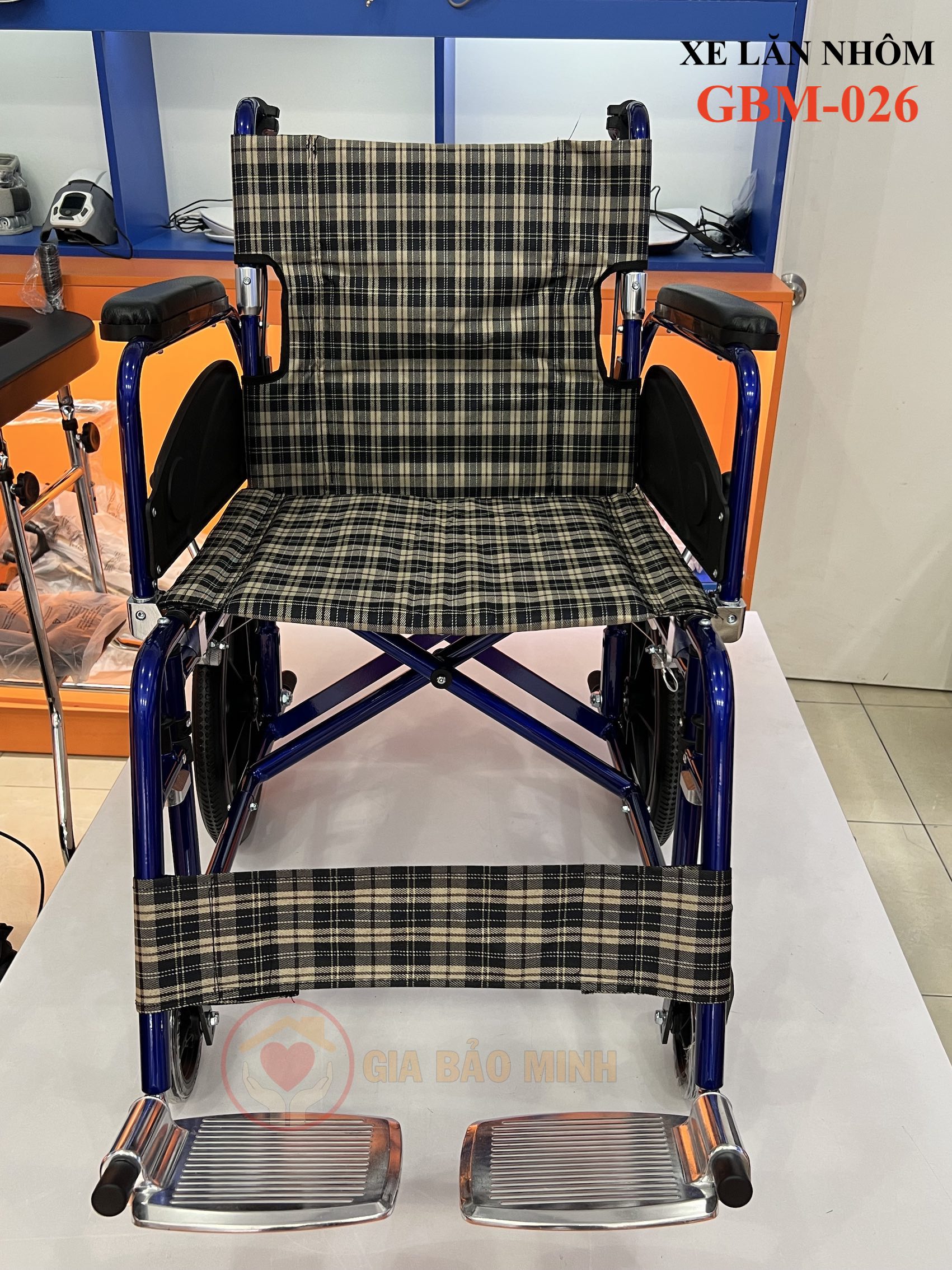 Xe Lăn Nhôm Bánh Nhỏ Cao Cấp GBM-026