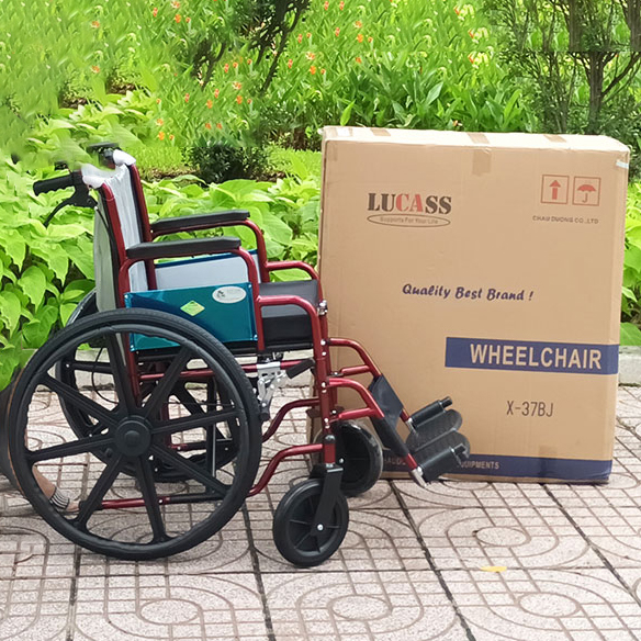 Xe Lăn Tay Có Đệm Ngồi, Bánh Mâm, Khung Sơn, Có Thắng Lucass X-37BJ (X37BJ)