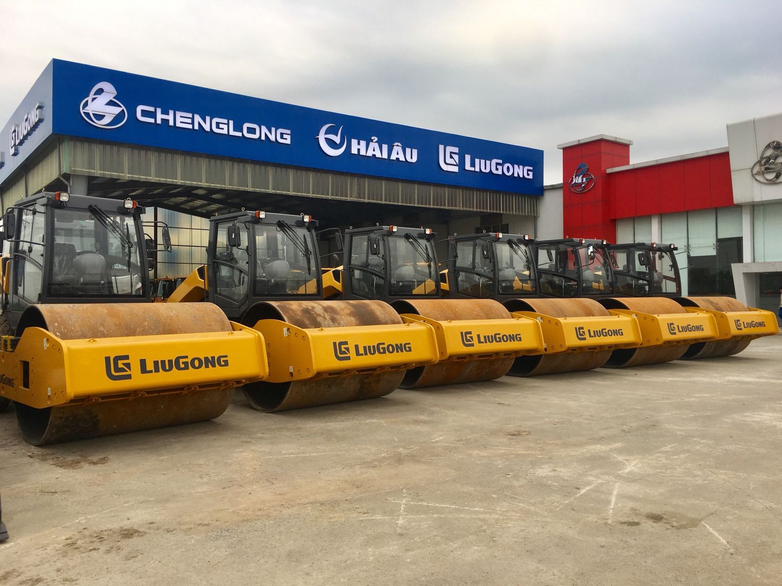 Công ty Hải Âu phân phối xe lu chính hãng