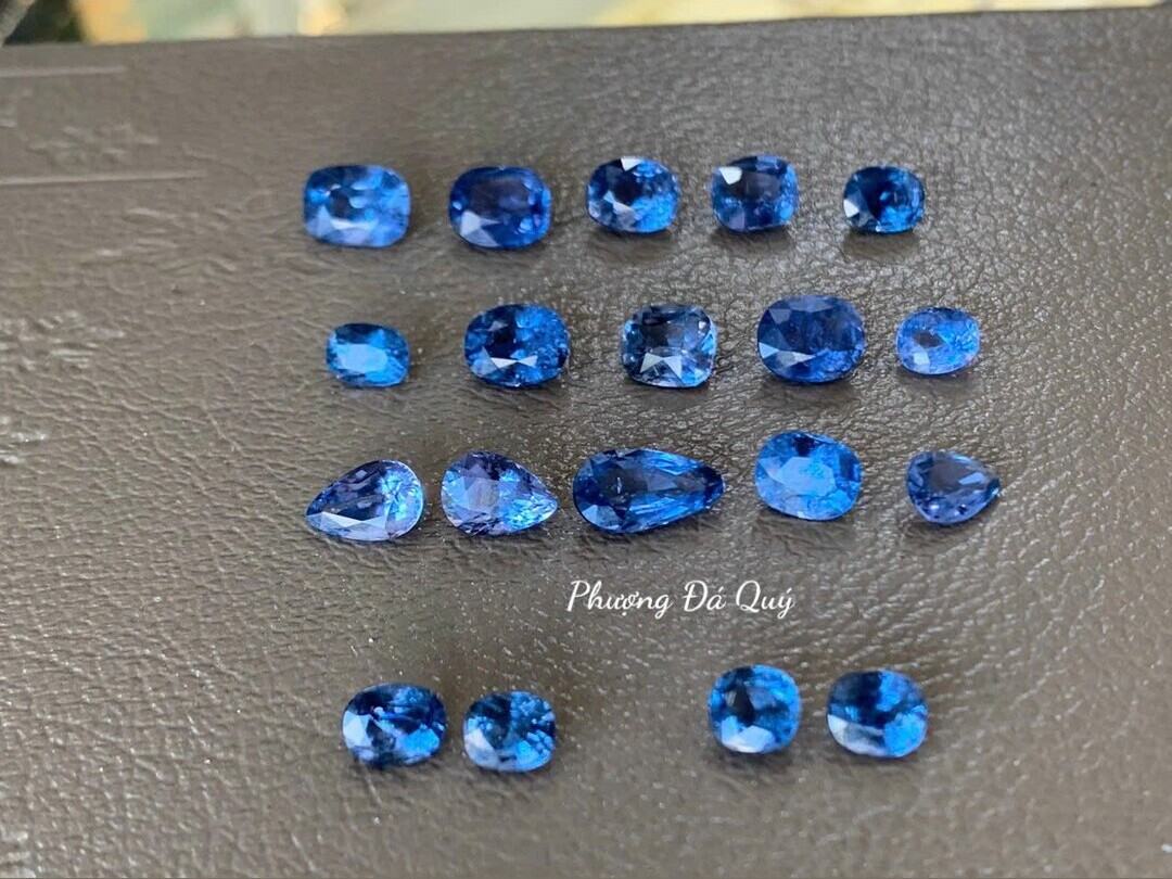 Khay Cobalt Spinel xanh Bãi Bưởi Lục Yên — đá quý đắt nhất Việt Nam theo giá mỗi carat