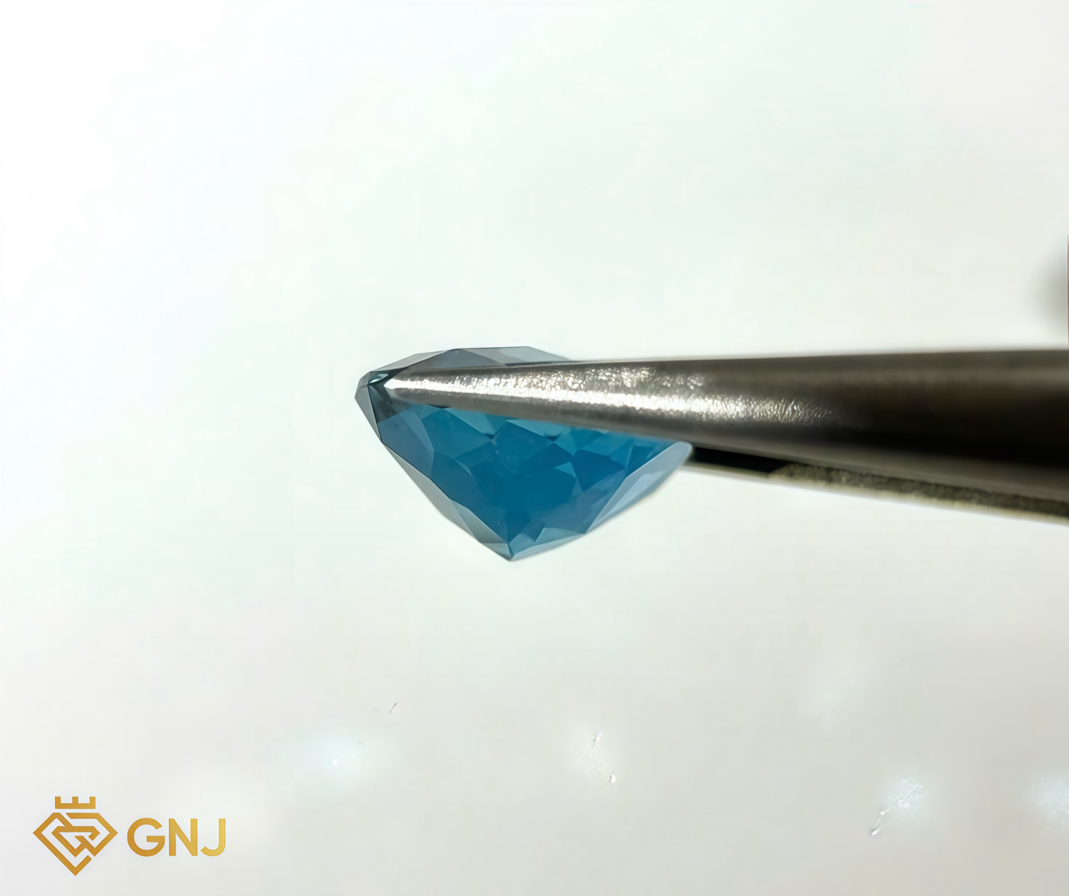 Đá Topaz Xanh Tự Nhiên 9.35ct — chi tiết đá