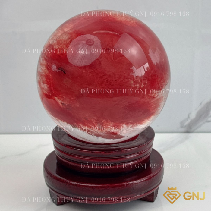 Quả bi cầu núi lửa, quả bi cầu thủy tinh đỏ