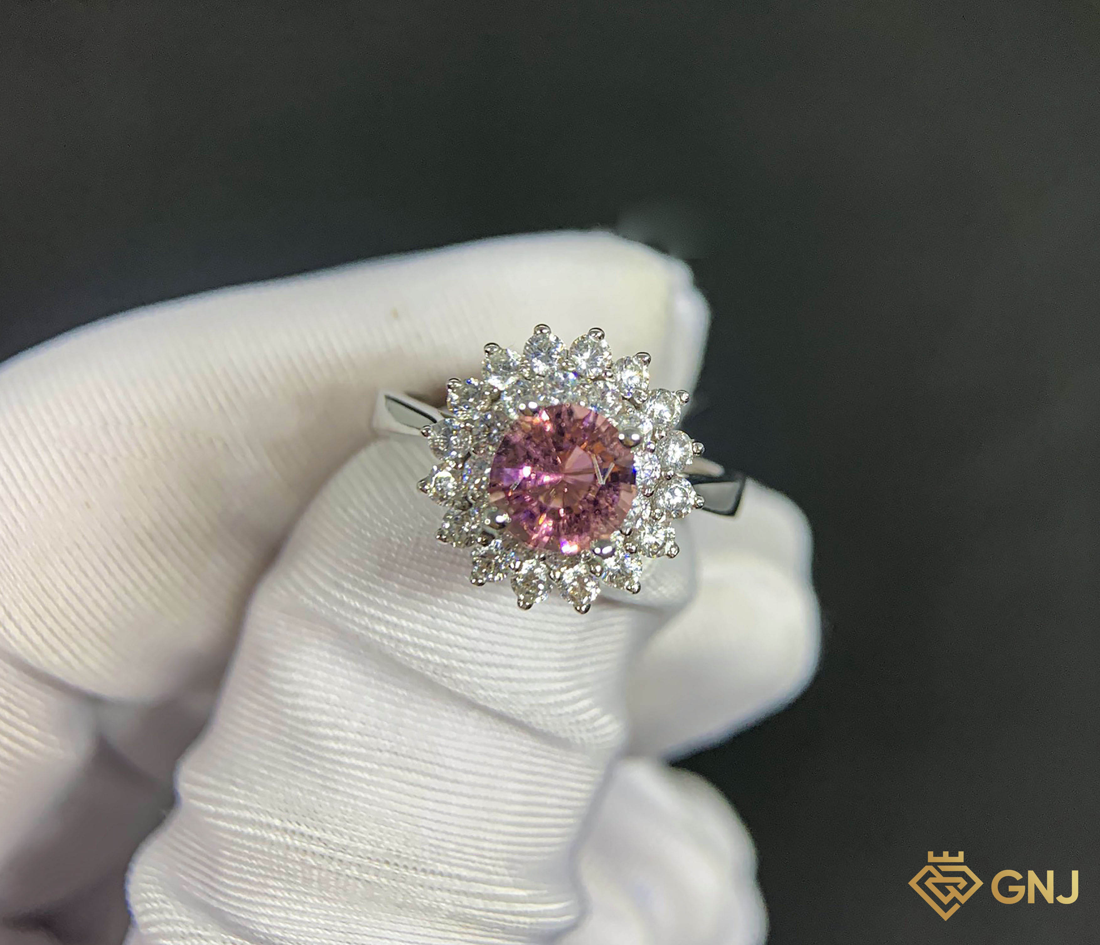 Nhẫn nữ đá Tourmaline hồng tím quý phái