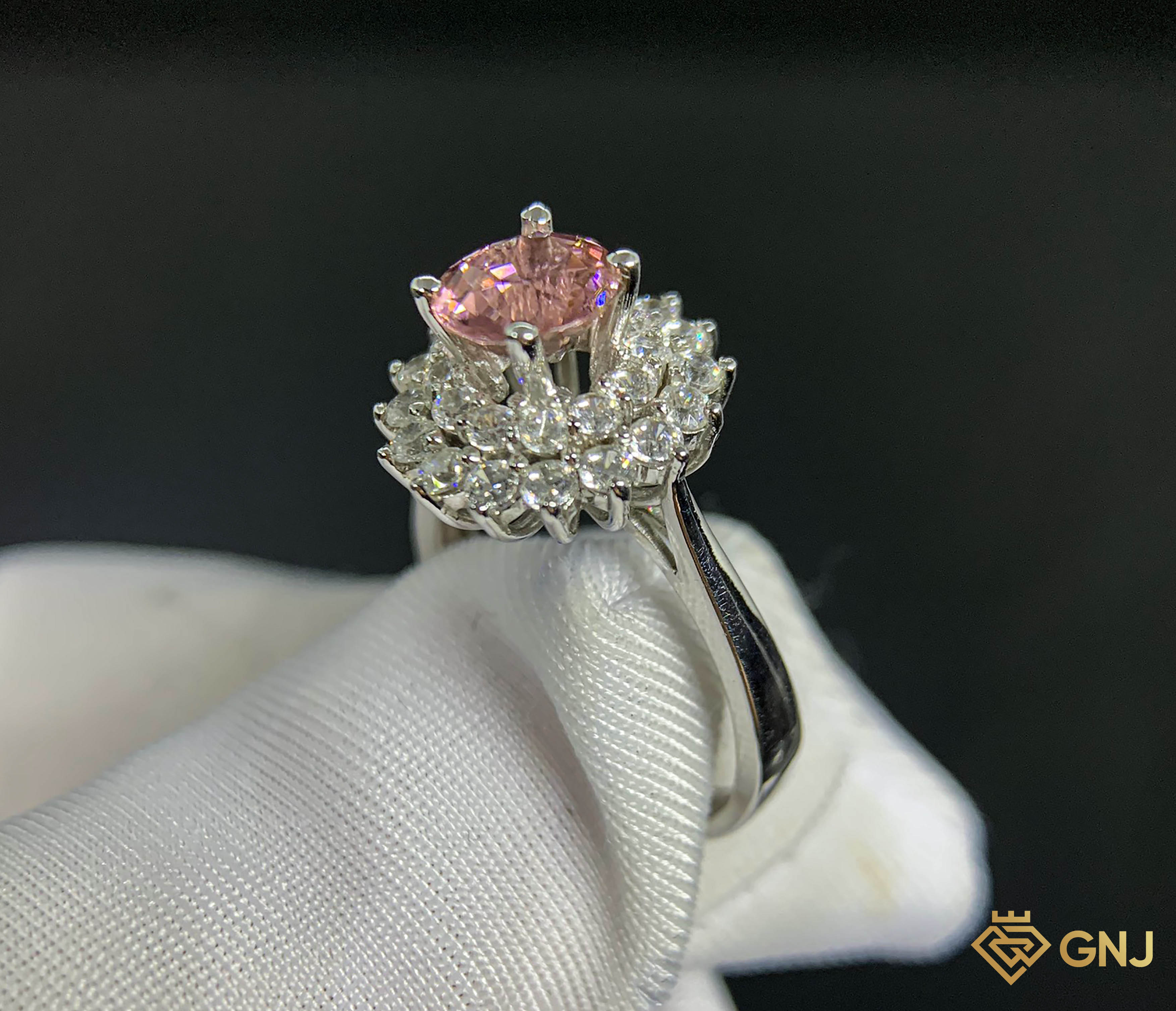 Nhẫn nữ đá Tourmaline hồng tím quý phái