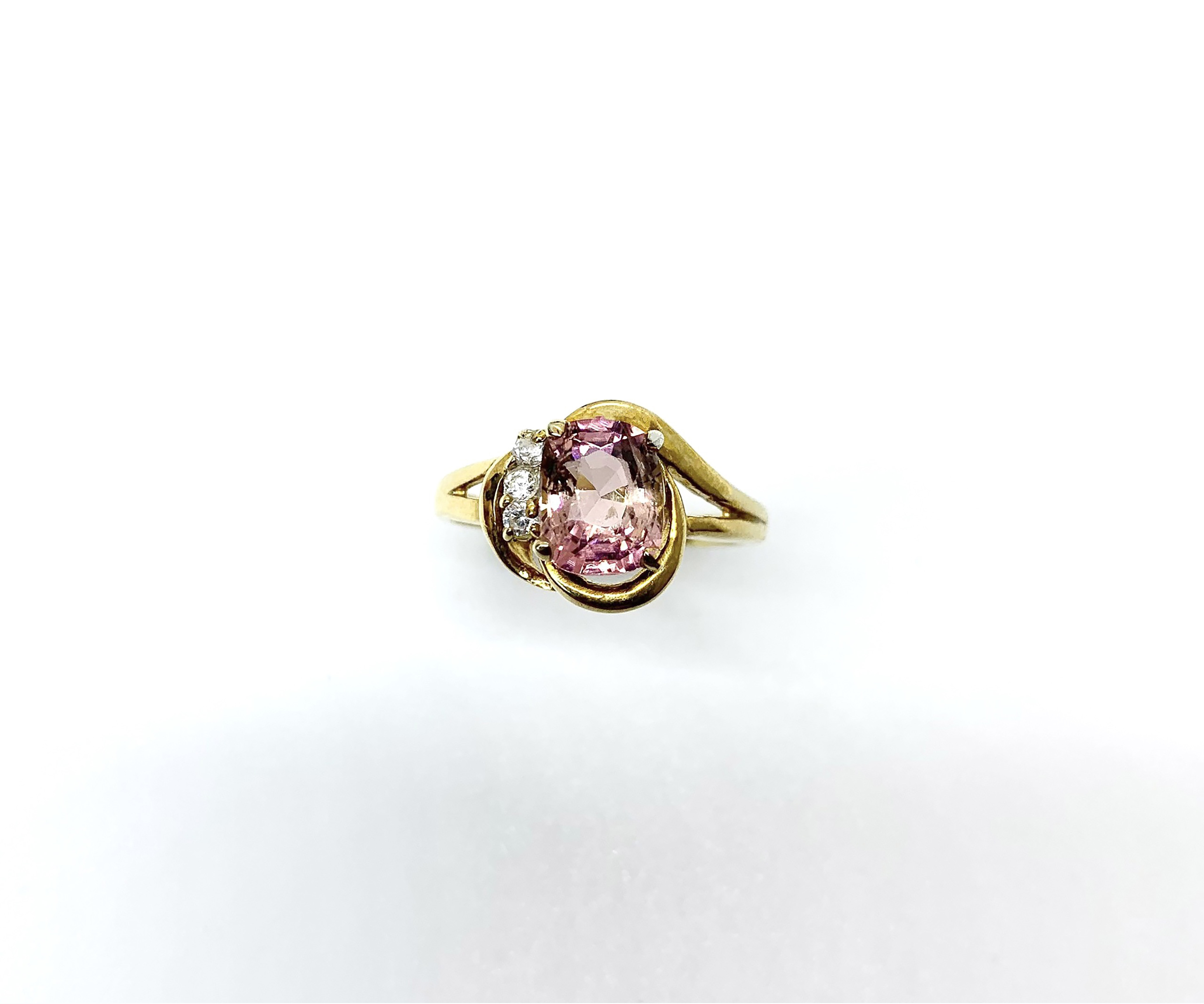 Nhẫn Đá Tourmaline Bi-color Hồng Phớt Trắng Tự Nhiên — mặt trước, đá quý tự nhiên có kiểm định GNJ