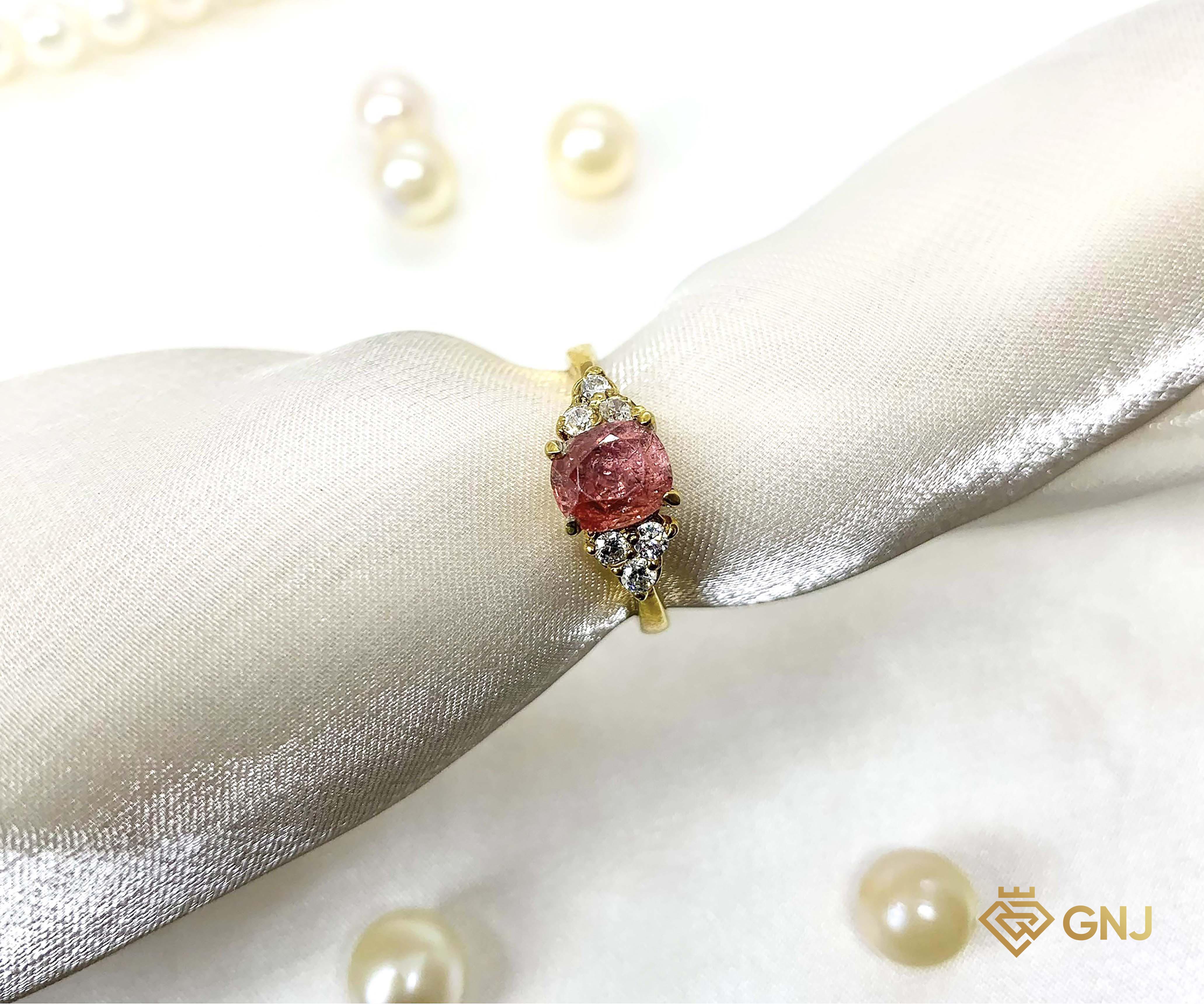 Nhẫn đính đá Spinel cam thiên nhiên, đá tương sinh hợp người sinh năm 1991 mệnh Thổ