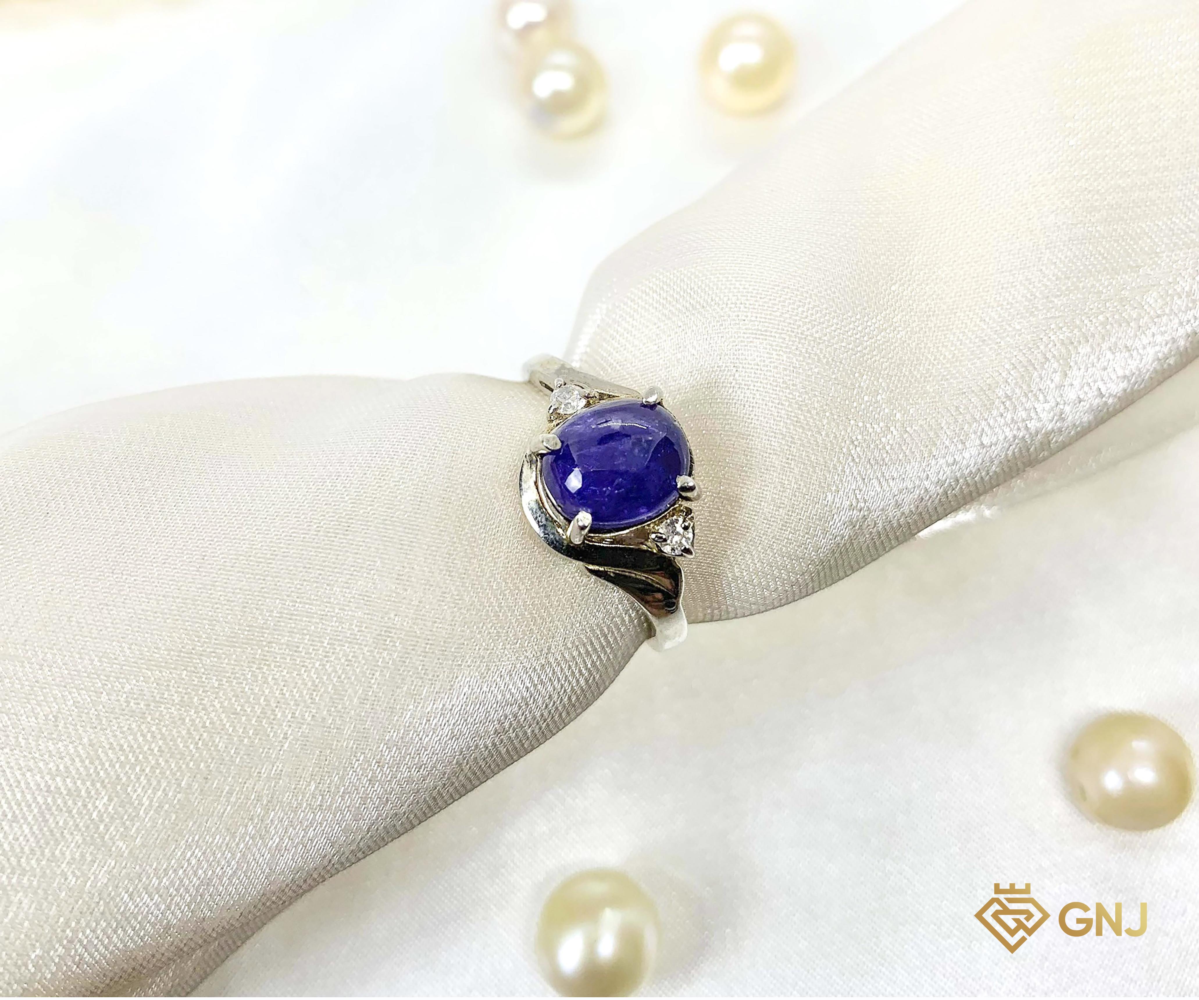 Nhẫn bạc đính đá Sapphire xanh thiên nhiên Lục Yên.