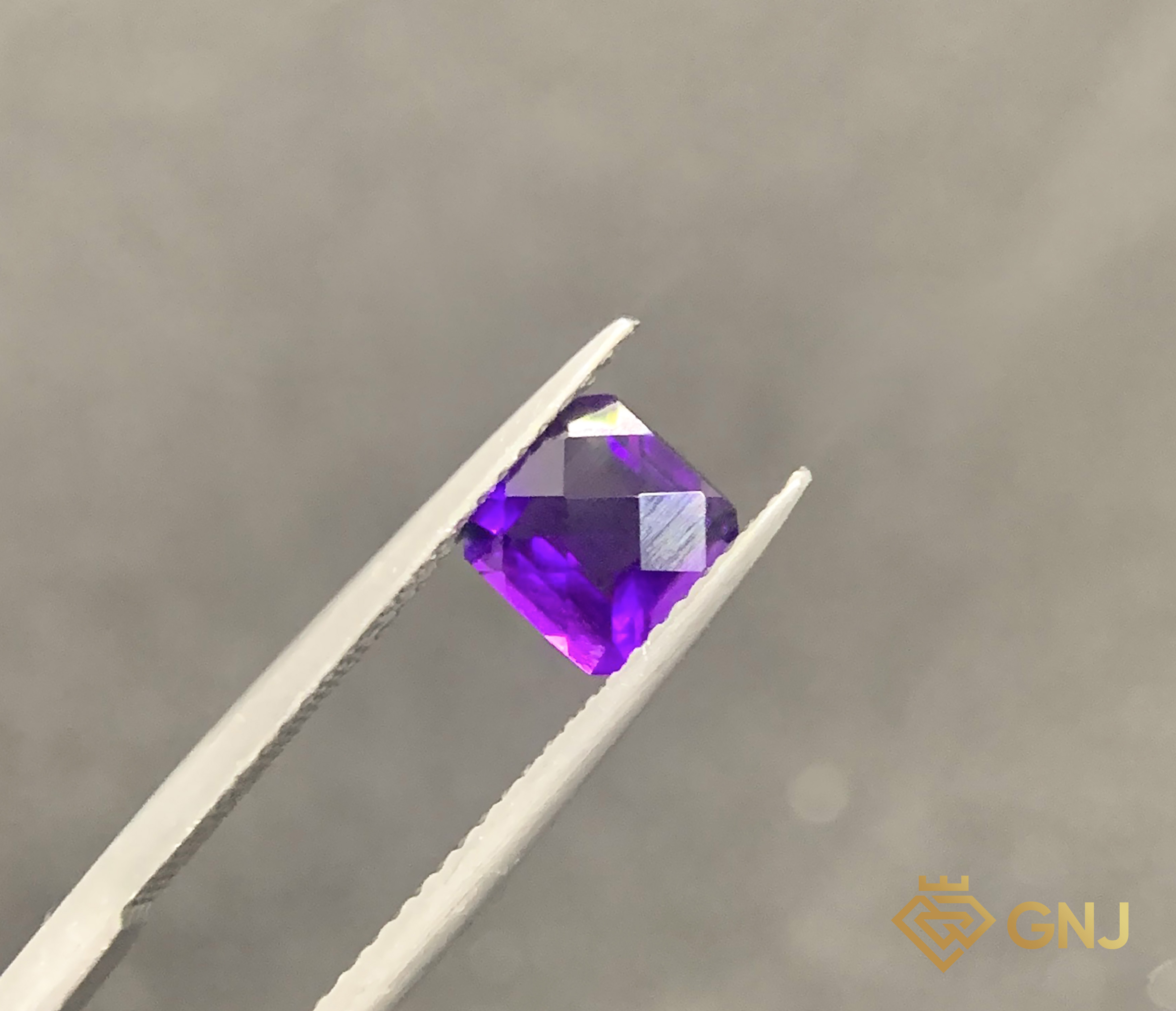 Amethyst Tự Nhiên Tím 1ct - Facet — mặt trước, đá quý tự nhiên có kiểm định GNJ