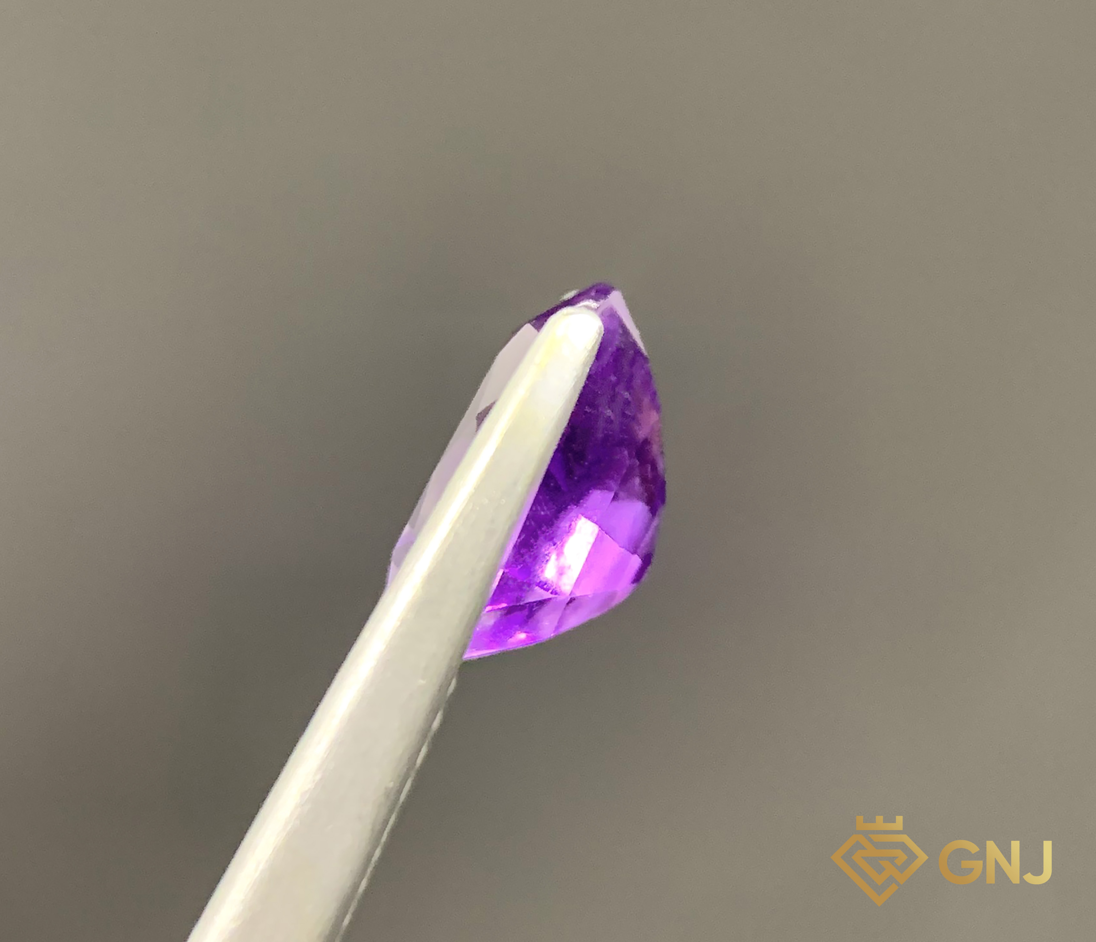 Amethyst Tự Nhiên Tím Nhạt 1.6ct - Facet — chi tiết đá