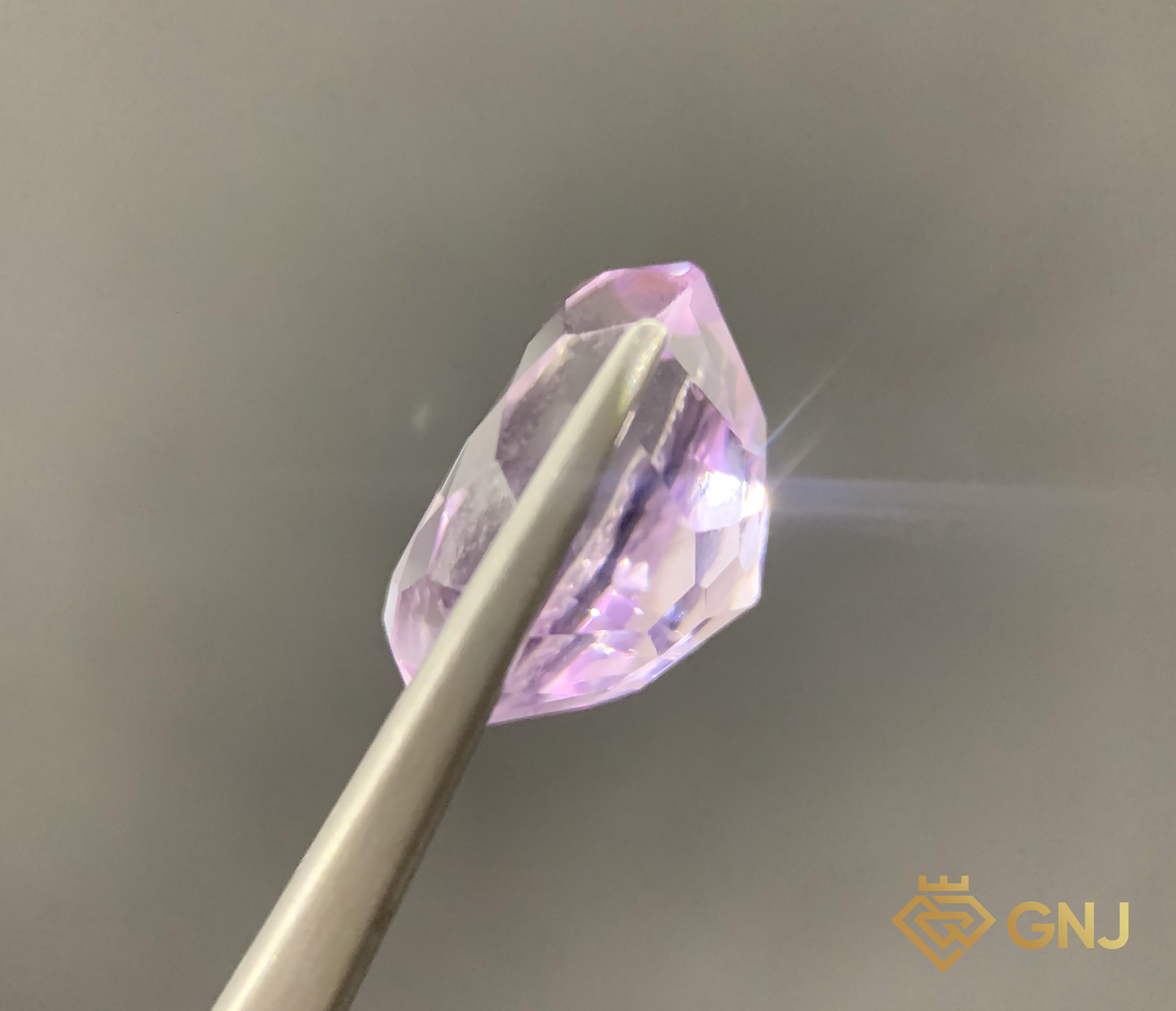 Amethyst Tự Nhiên Tím 10.7ct - Facet — mặt bên