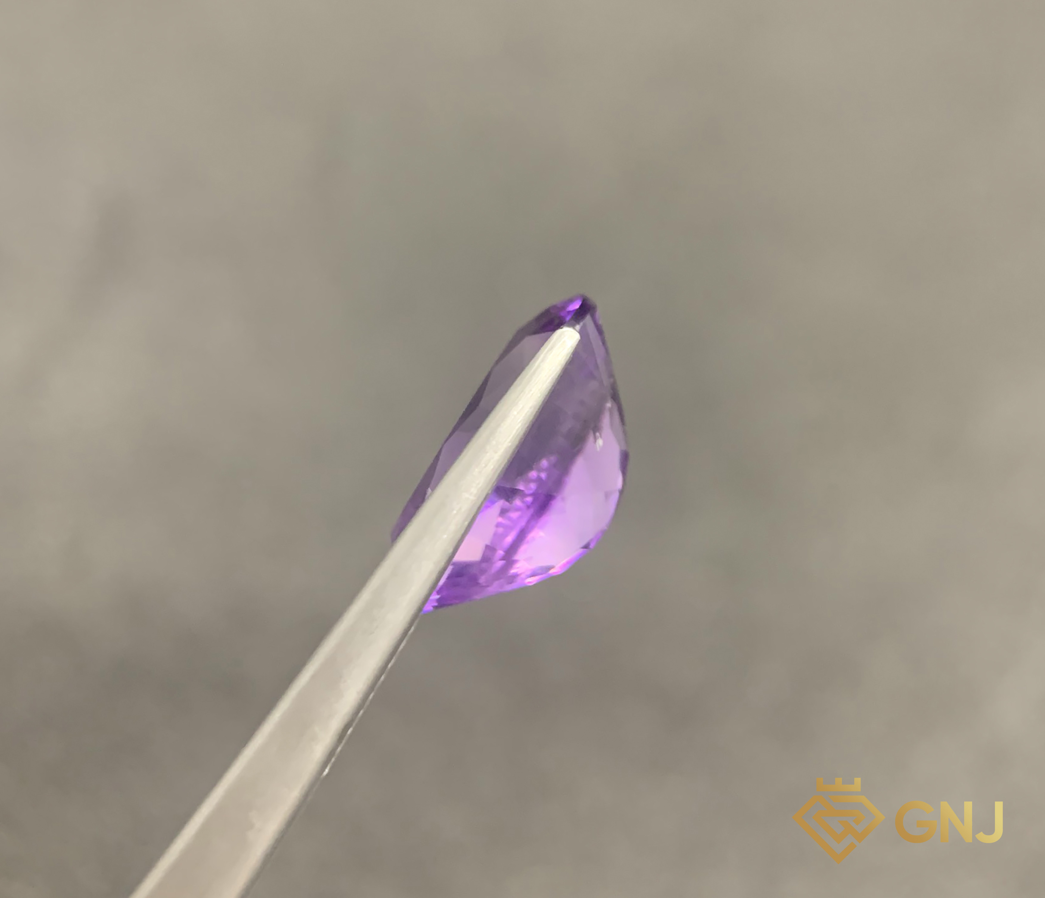 Đá Amethyst Tự Nhiên 10.8ct — Facet — mặt bên