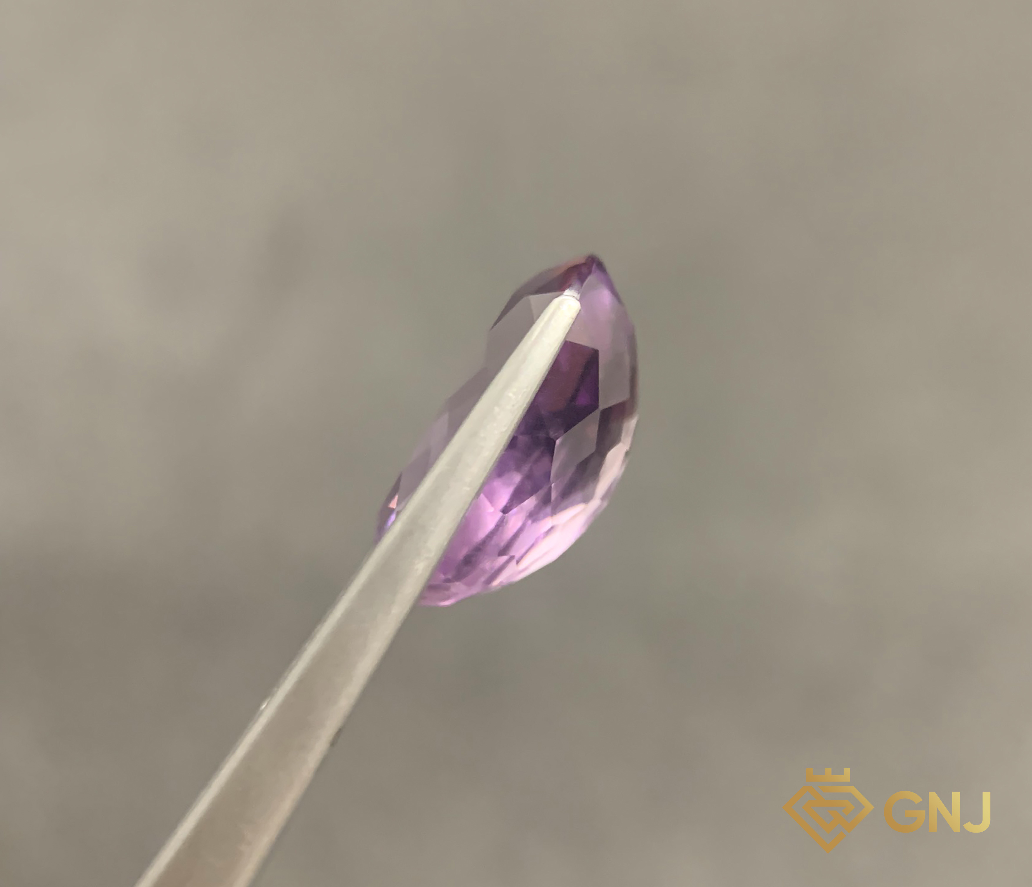 Đá Amethyst Tự Nhiên 13ct — Facet — mặt bên