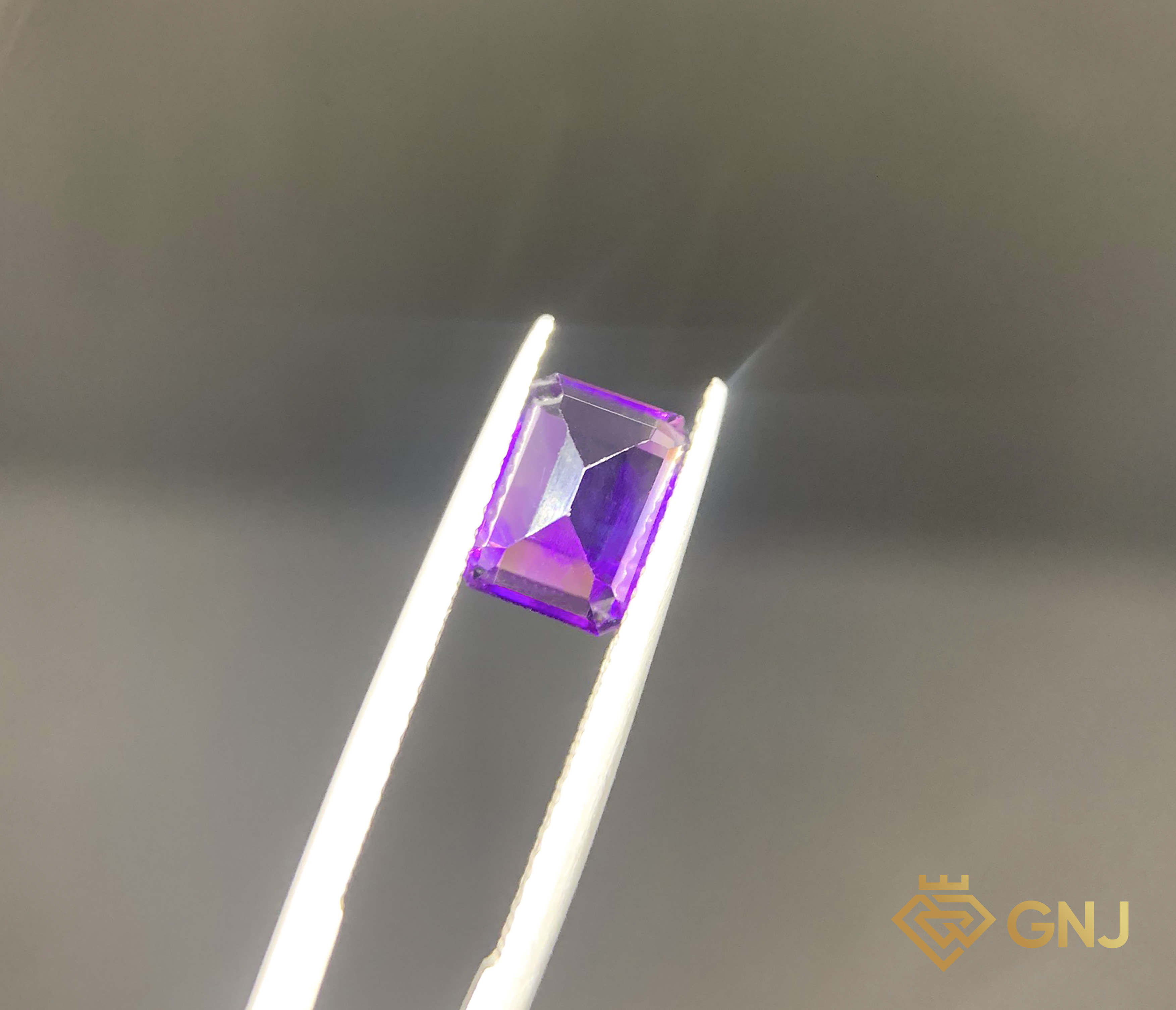 Amethyst Tự Nhiên Tím Nhạt 2.2ct - Facet — chi tiết đá