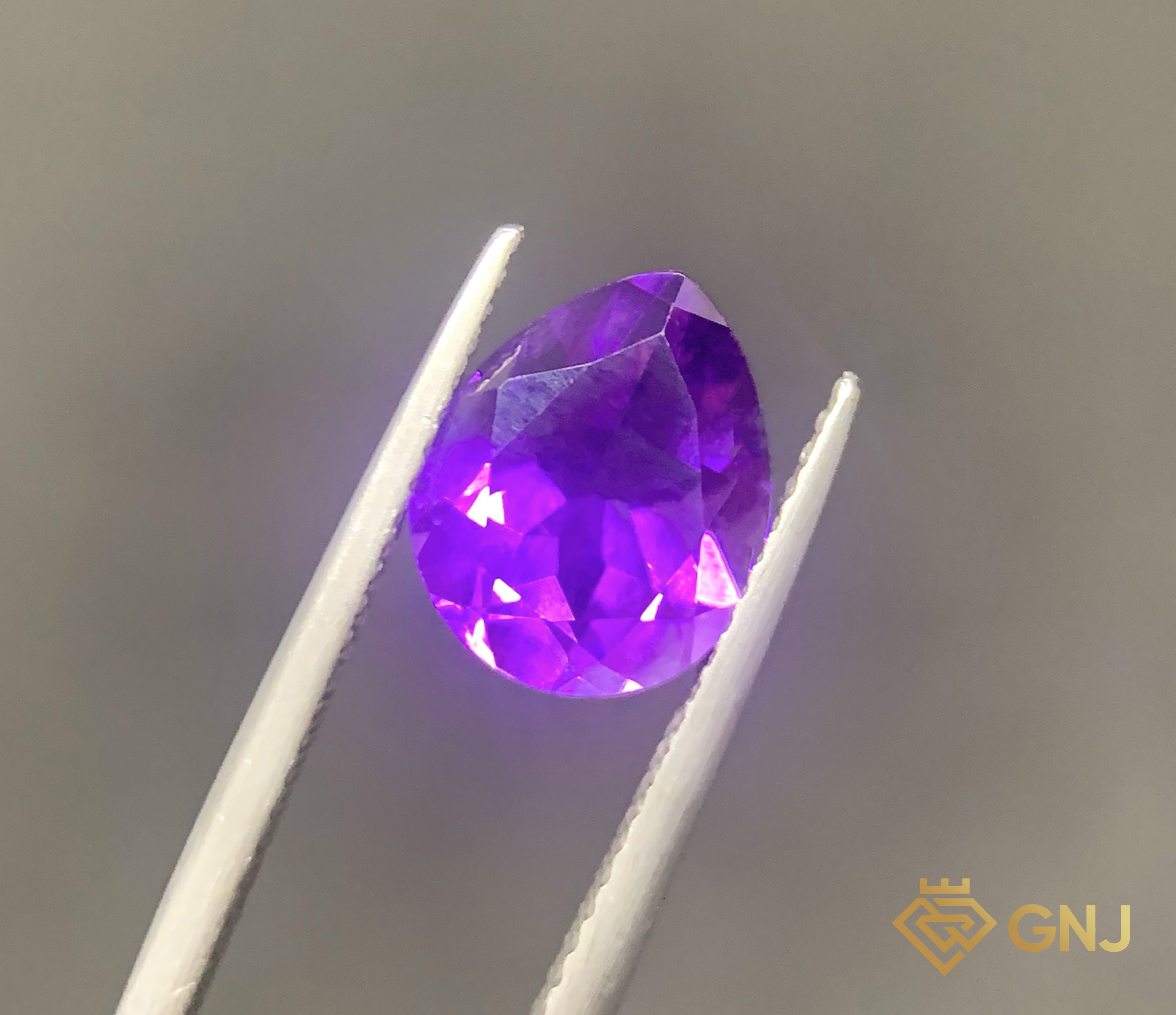 Amethyst Tự Nhiên Tím 2.6ct - Facet — mặt trước, đá quý tự nhiên có kiểm định GNJ