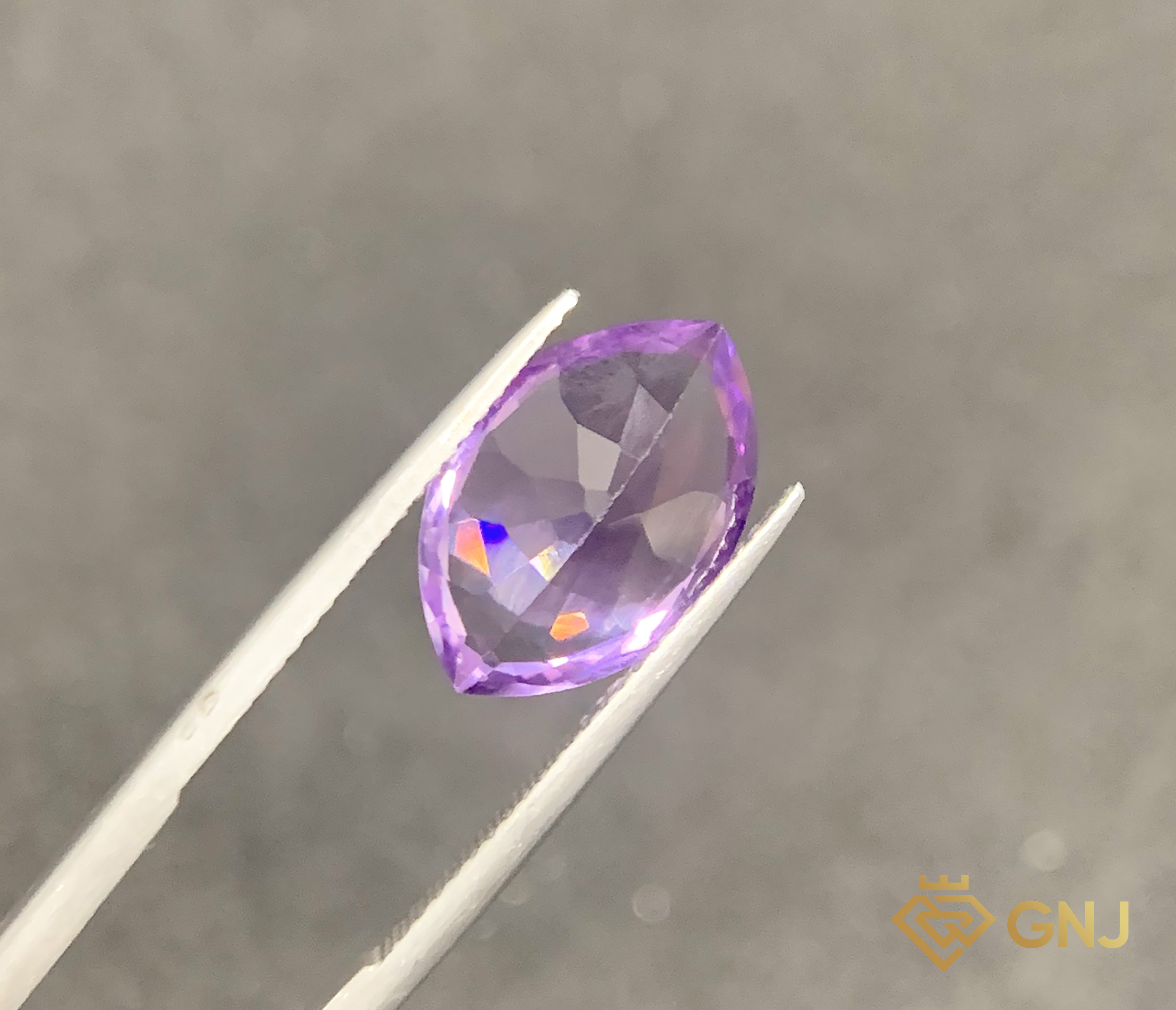 Đá Amethyst Tự Nhiên 5.4ct — Facet — mặt bên