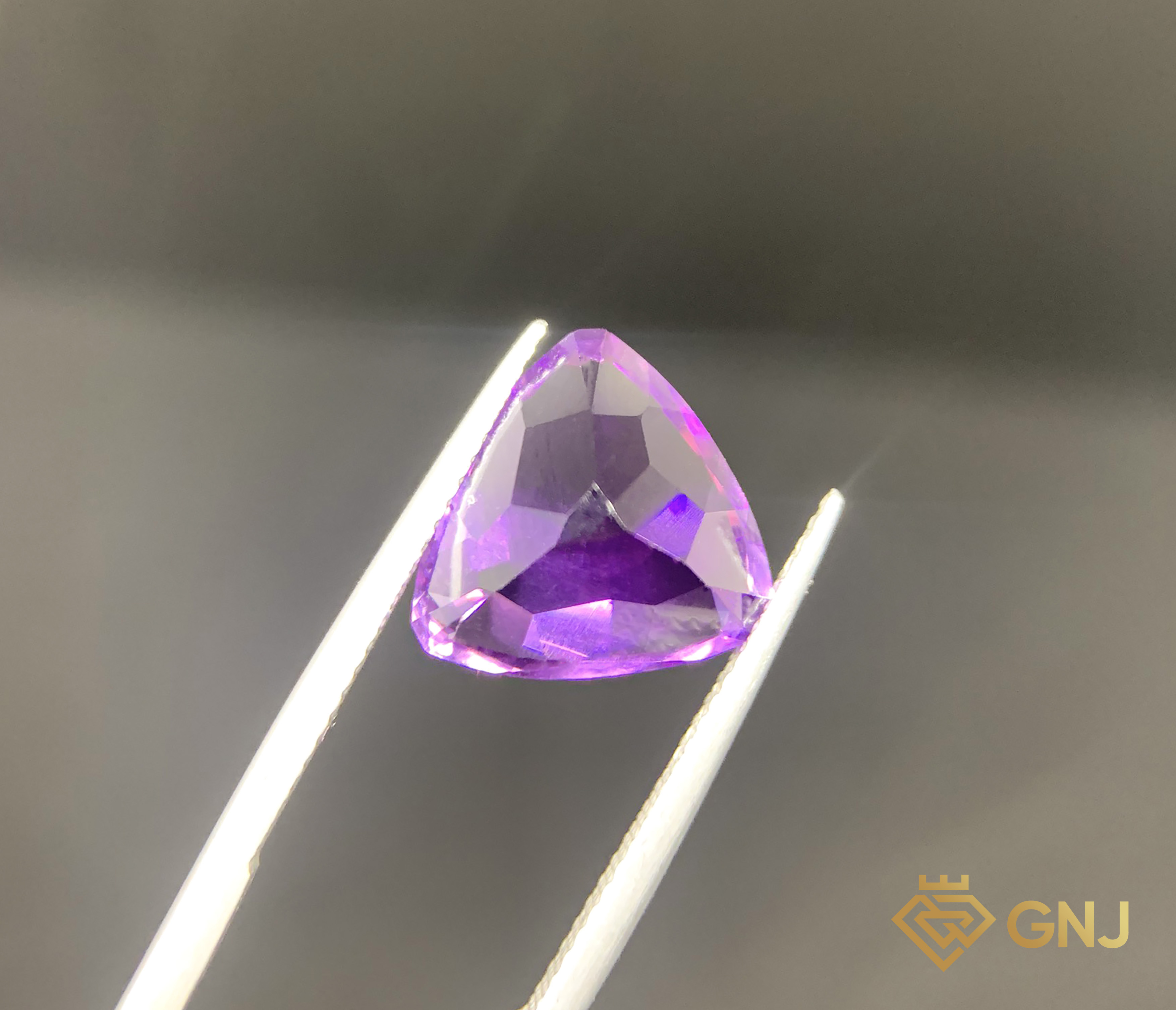 Đá Amethyst Tự Nhiên 5.9ct — Facet — chi tiết đá