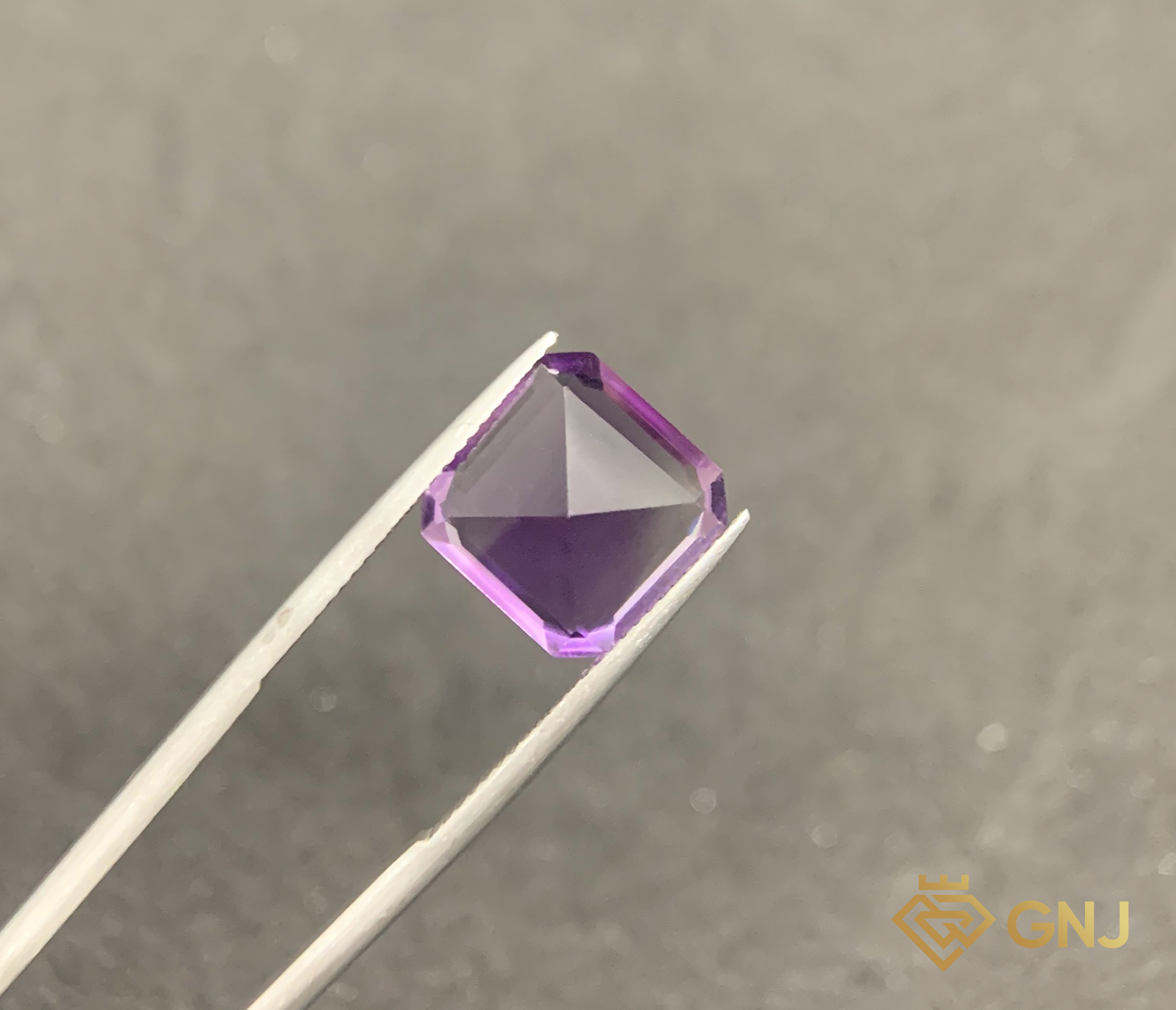 Amethyst Tự Nhiên Tím 7ct - Facet — chi tiết đá