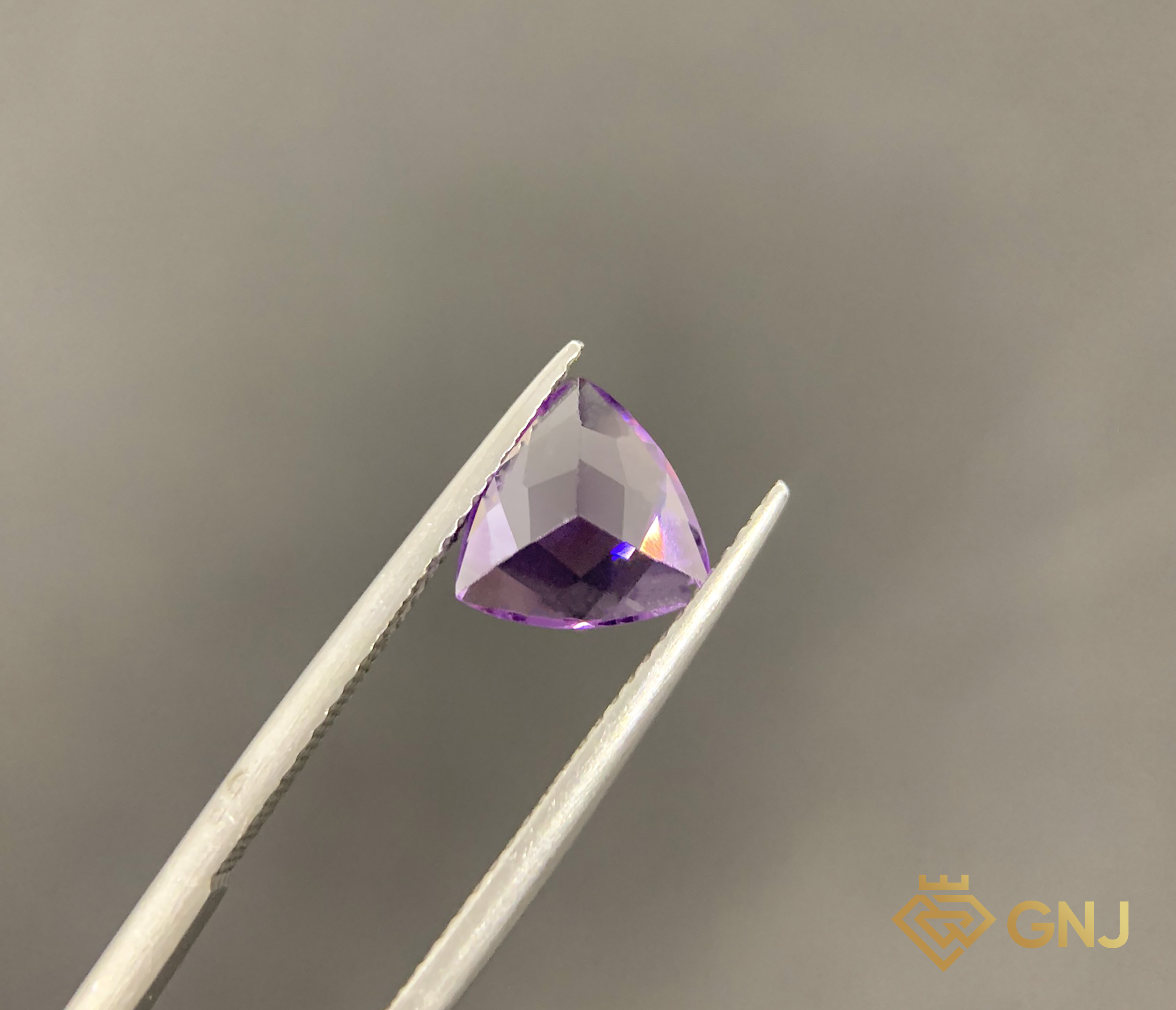 Amethyst Tự Nhiên Tím Nhạt 1.6ct - Facet — chi tiết đá
