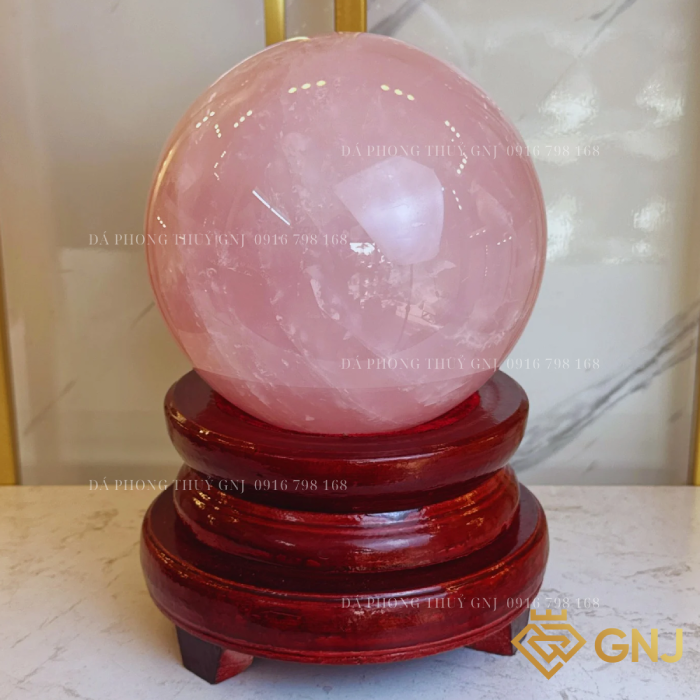 Quả Bi Cầu Đá Thạch Anh Hồng Tự Nhiên — góc nghiêng