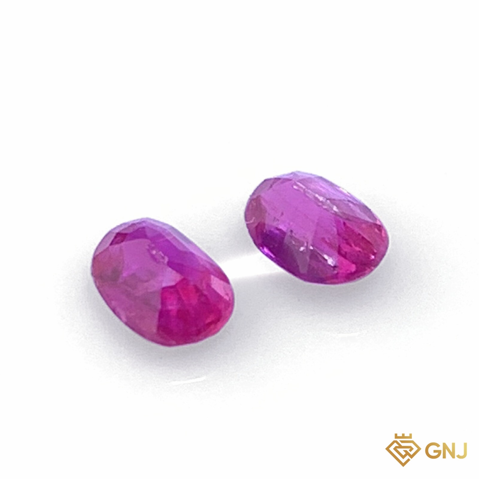 Cặp đá ruby tự nhiên 0,54ct (2 viên) — góc nghiêng trái