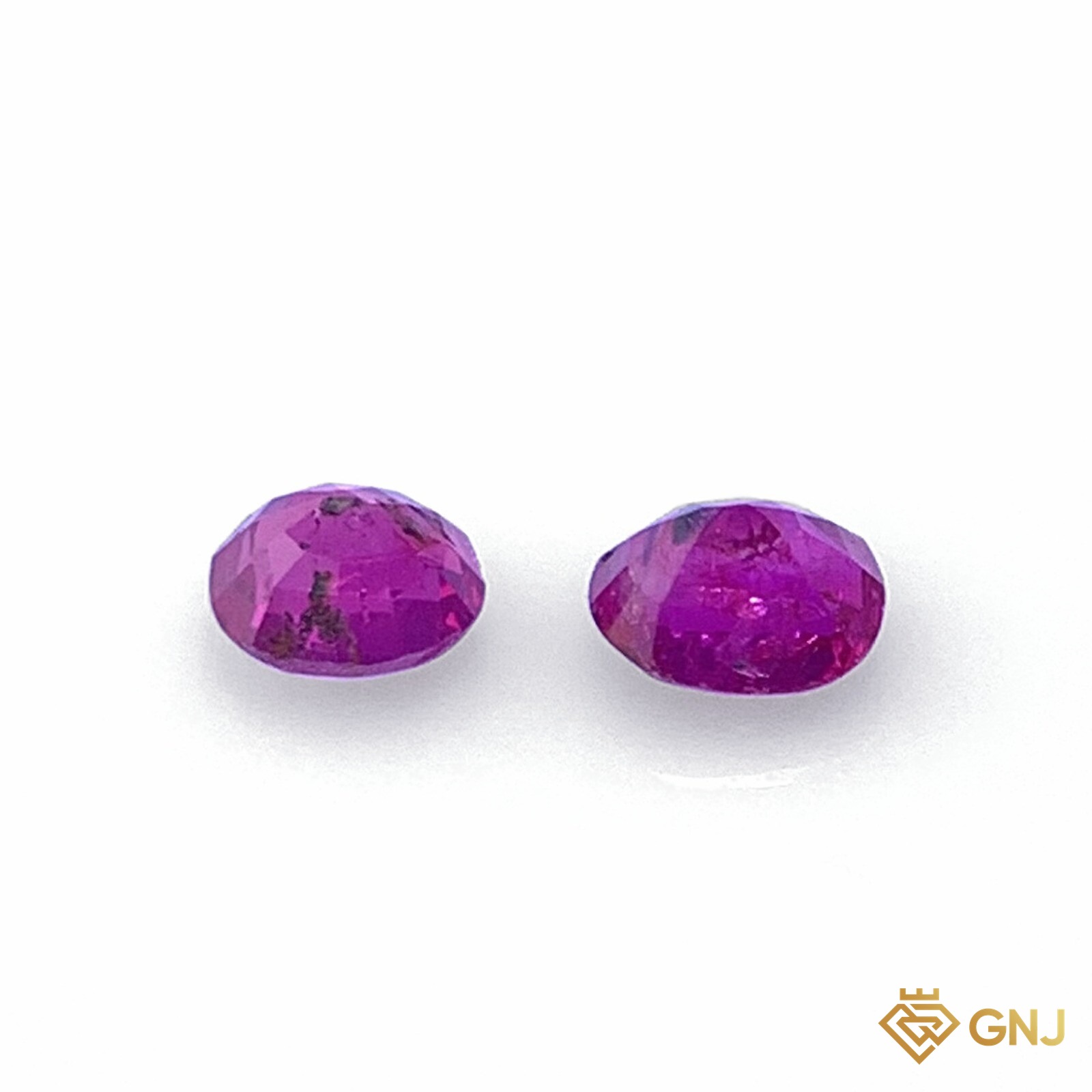 Cặp đá ruby tự nhiên 0,62ct (2 viên) — góc nghiêng trái