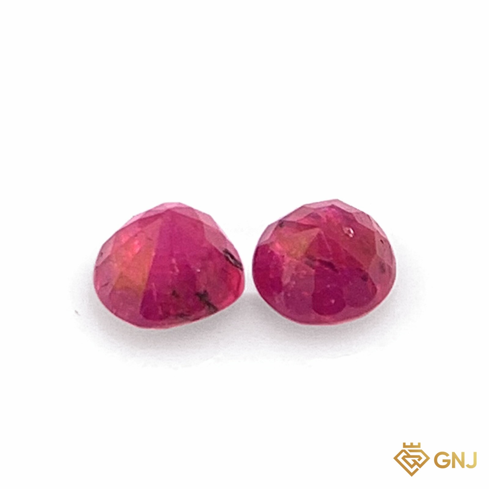 Cặp đá ruby tự nhiên 0,71ct (2 viên) — góc nghiêng phải