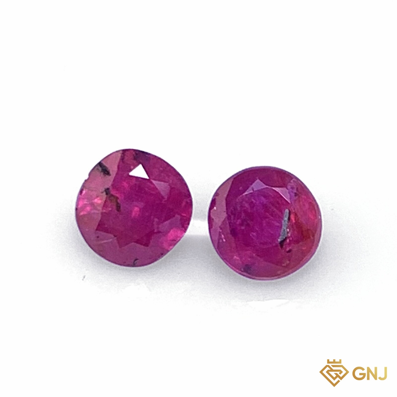 Cặp đá ruby tự nhiên 0,71ct (2 viên) — góc nghiêng trái
