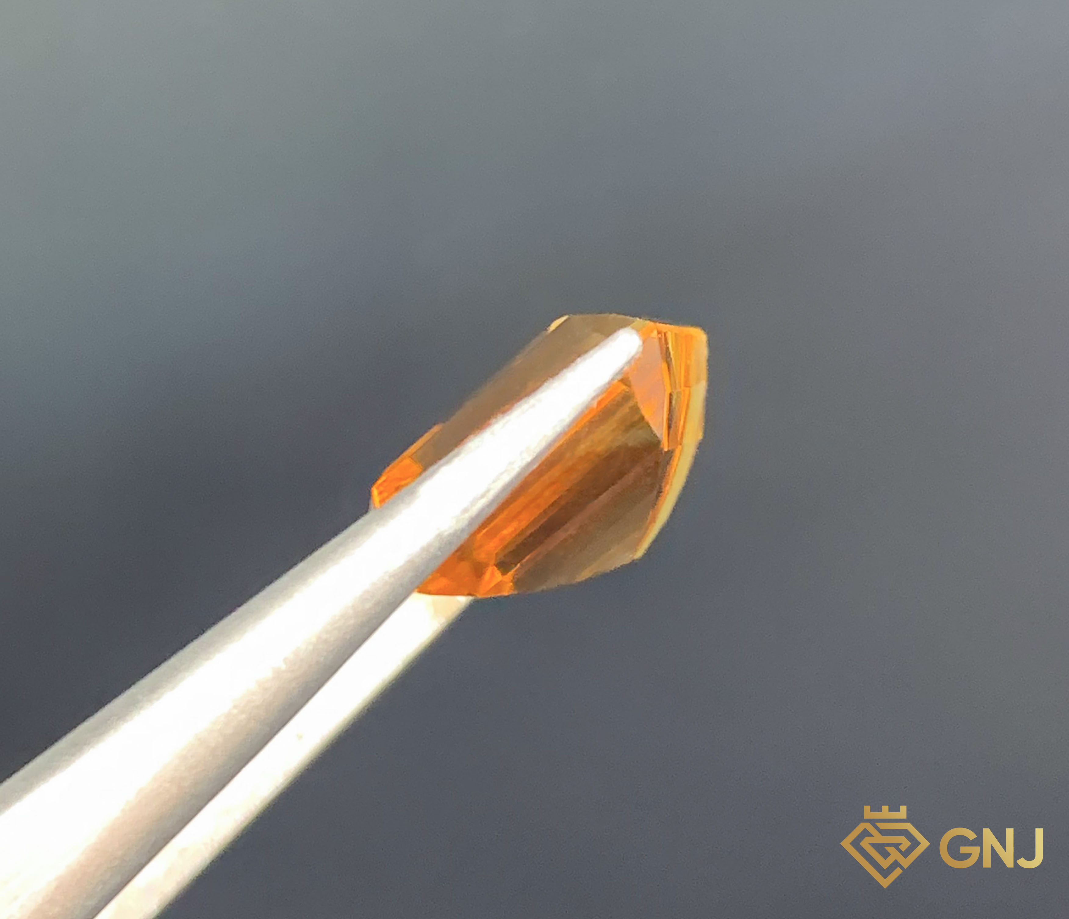 Citrine Tự Nhiên Vàng 5.6ct - Facet — mặt bên