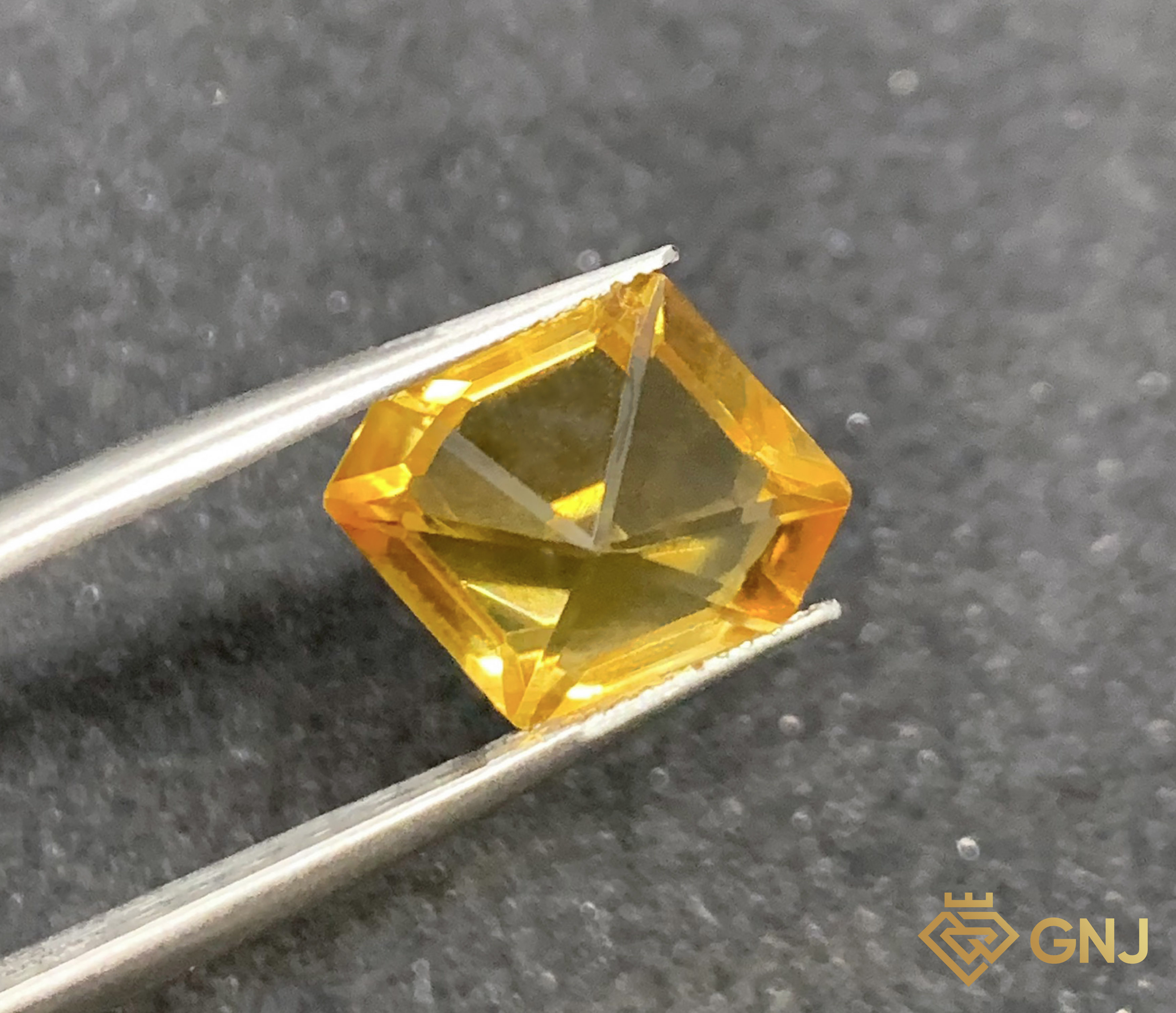 Đá Citrine Tự Nhiên Lục Yên 5.4ct — Facet — chi tiết đá