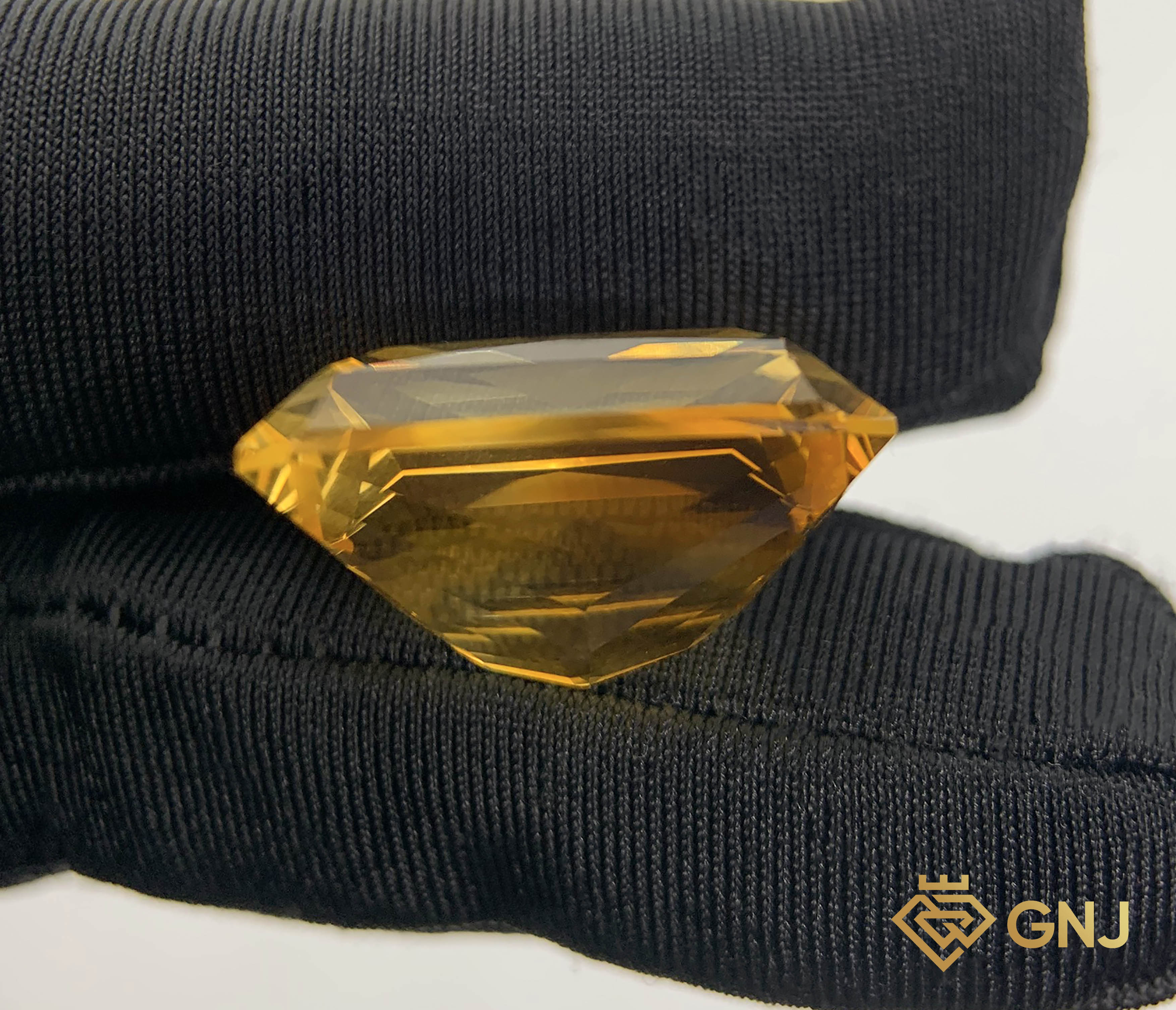 Đá Citrine Tự Nhiên Lục Yên 31.8ct — Facet — mặt bên