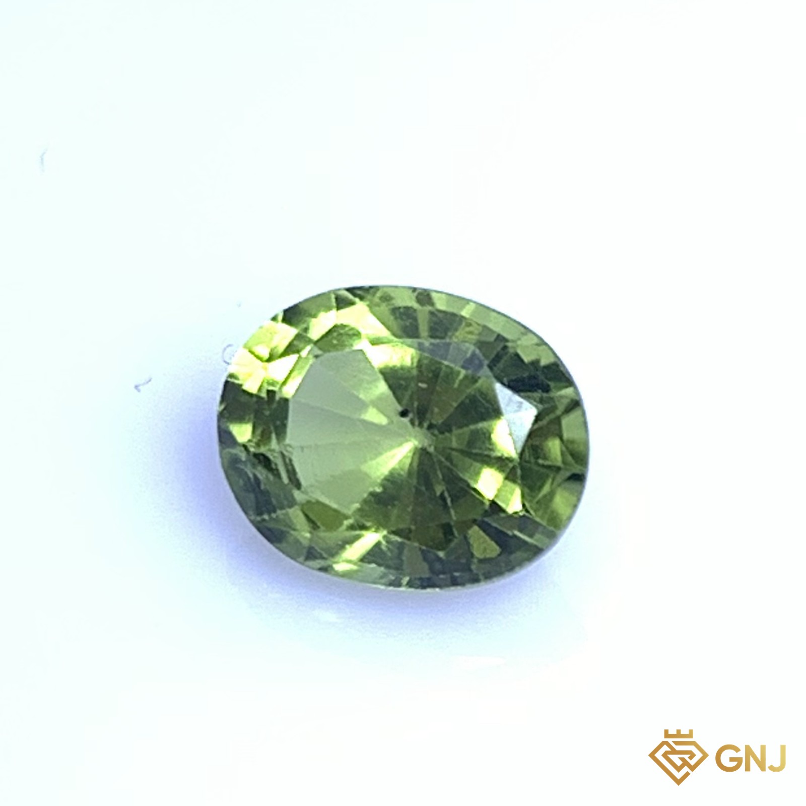 Đá peridot tự nhiên 1,08ct - góc nghiêng