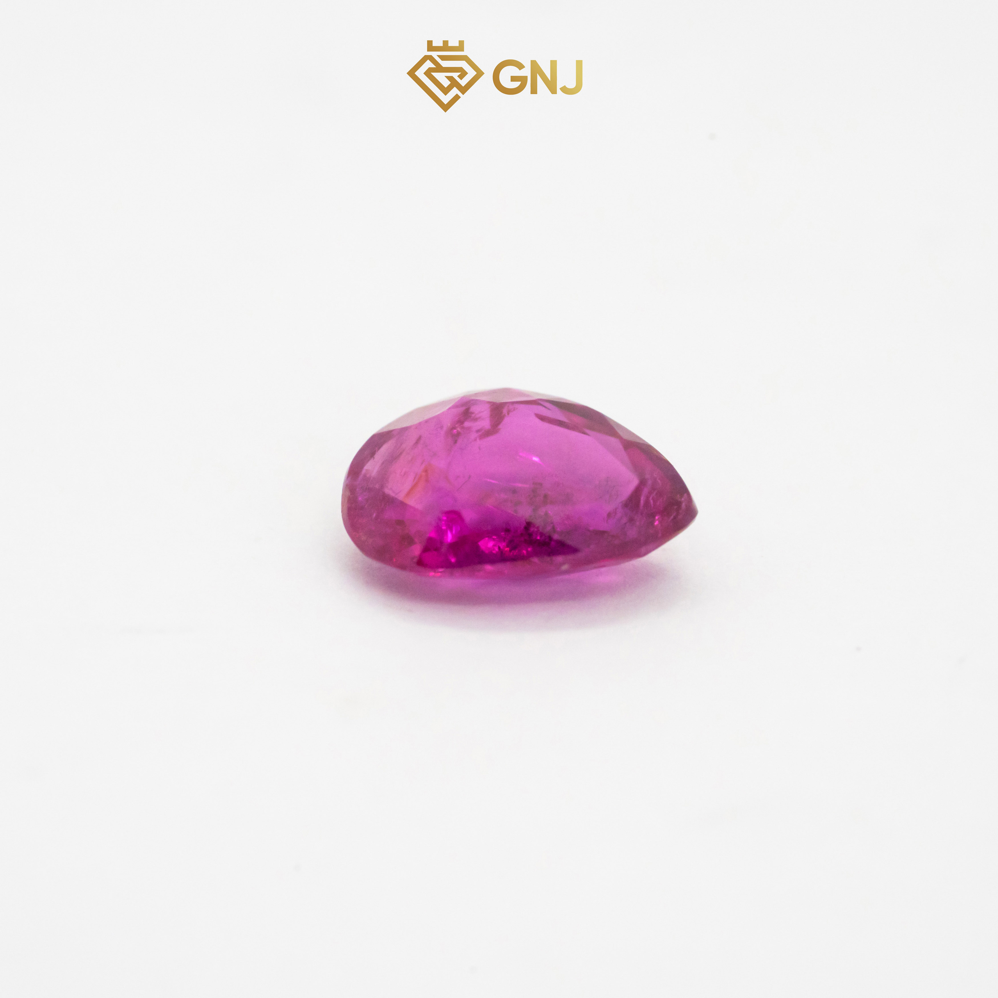 Viên đá ruby tự nhiên
