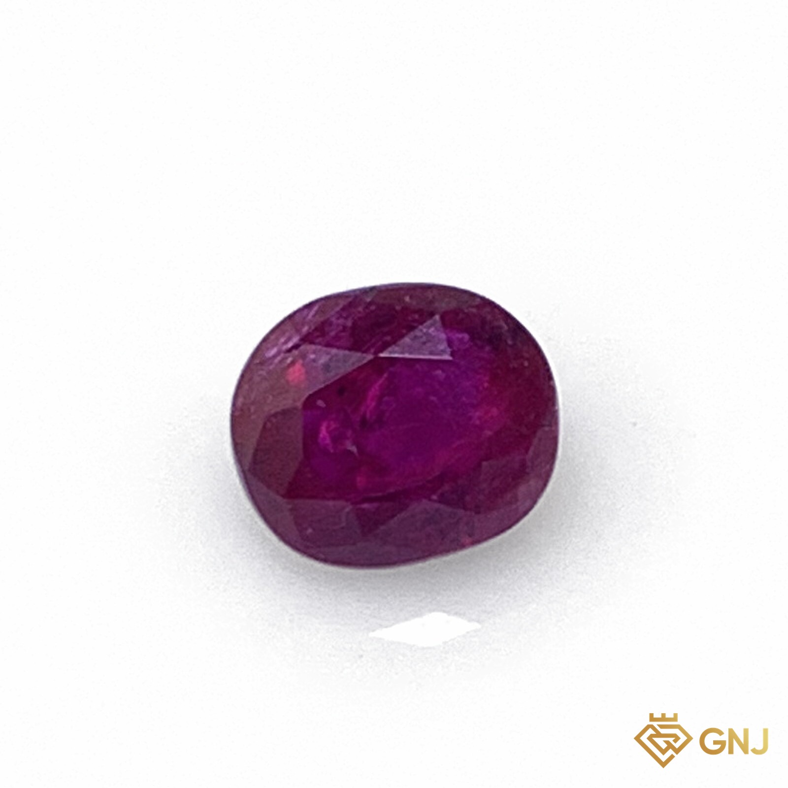 Đá ruby tự nhiên 0,53ct — góc nghiêng phải